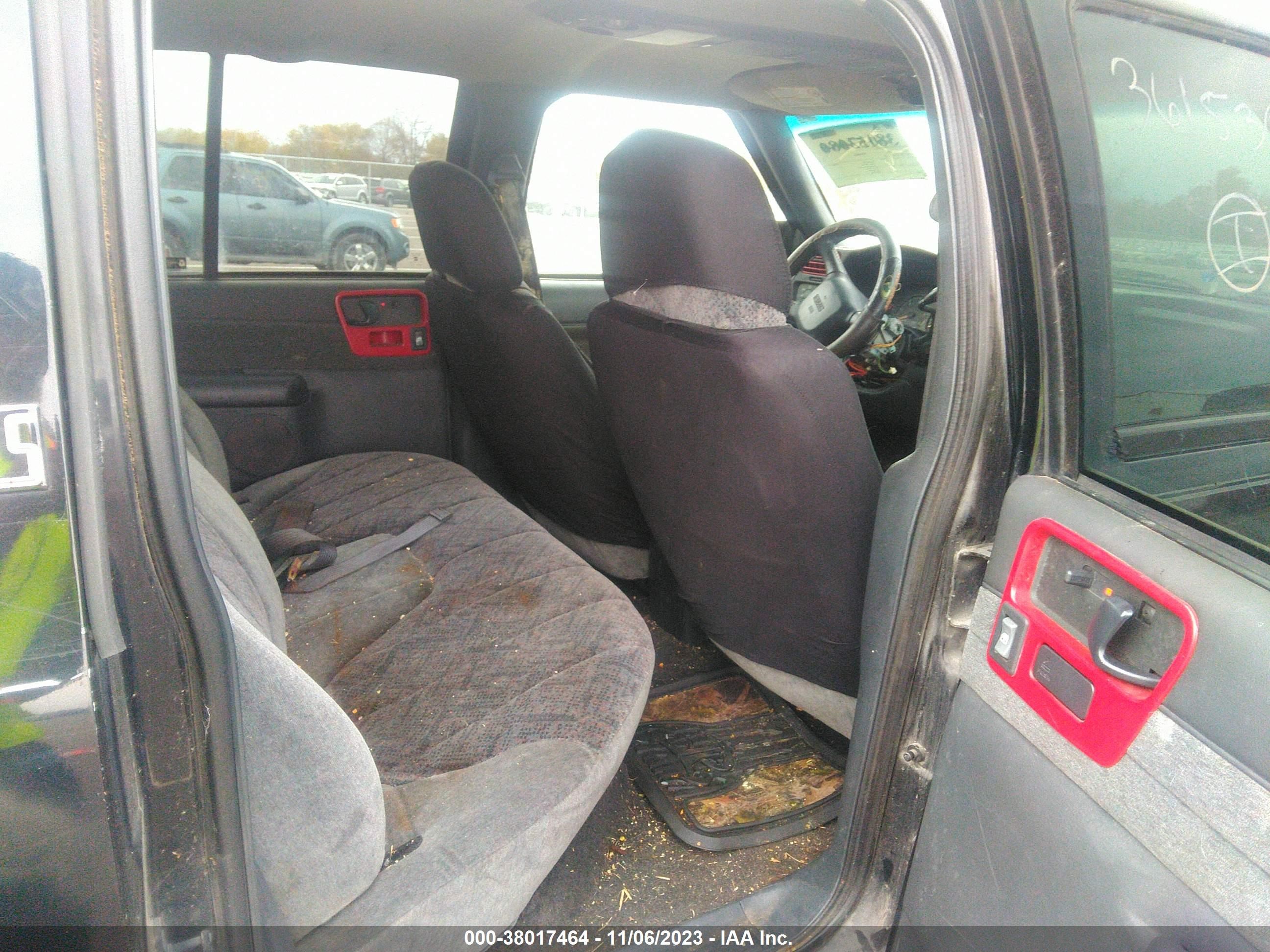 Photo 7 VIN: 2T2GK31U79C071724 - GMC SONOMA 