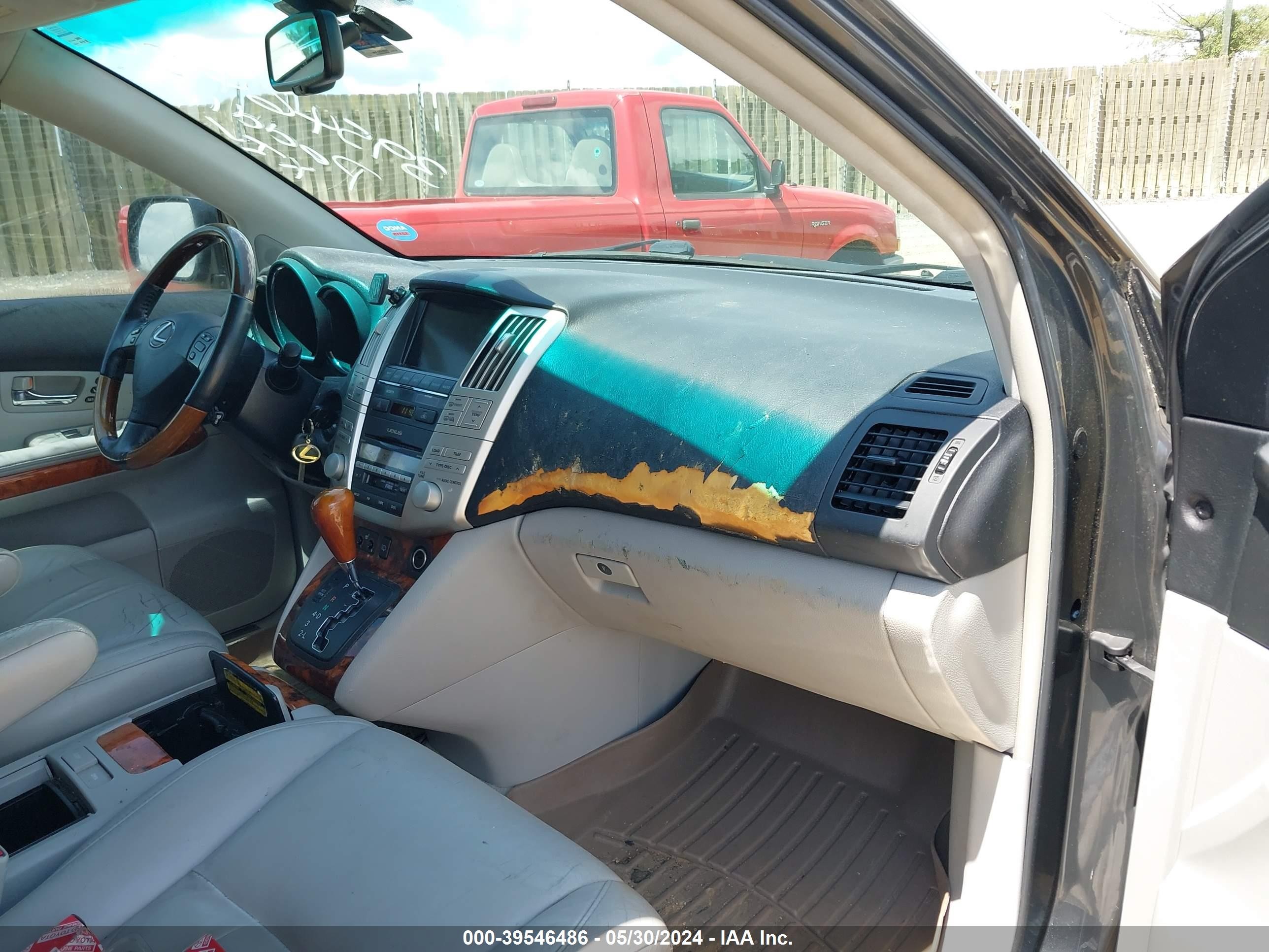 Photo 4 VIN: 2T2GK31U89C064765 - LEXUS RX 