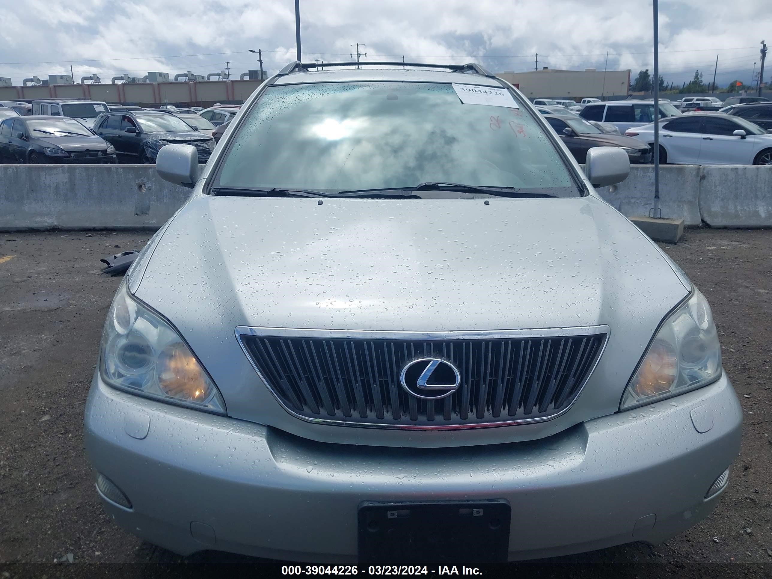 Photo 11 VIN: 2T2GK31U97C002403 - LEXUS RX 