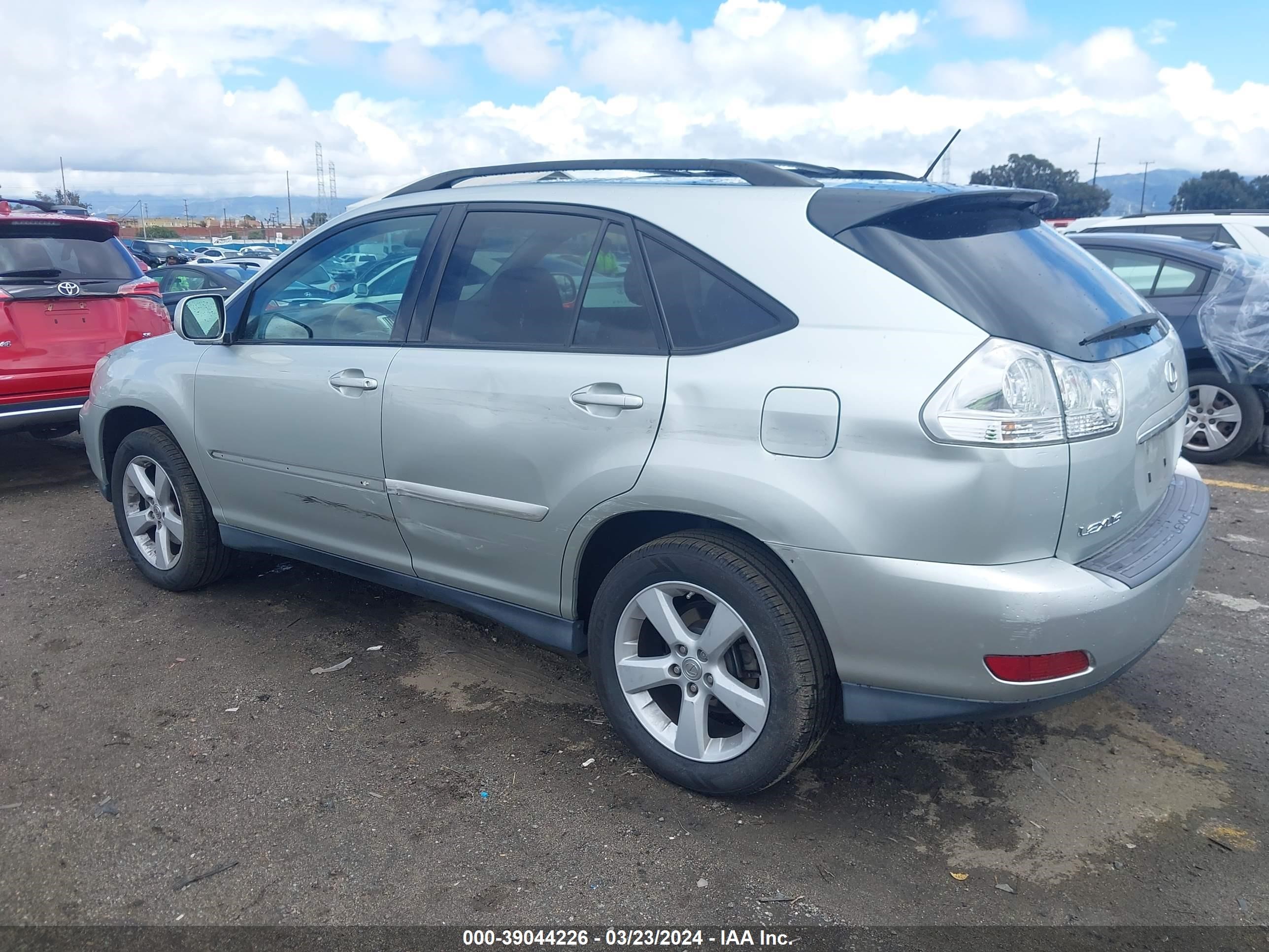 Photo 2 VIN: 2T2GK31U97C002403 - LEXUS RX 