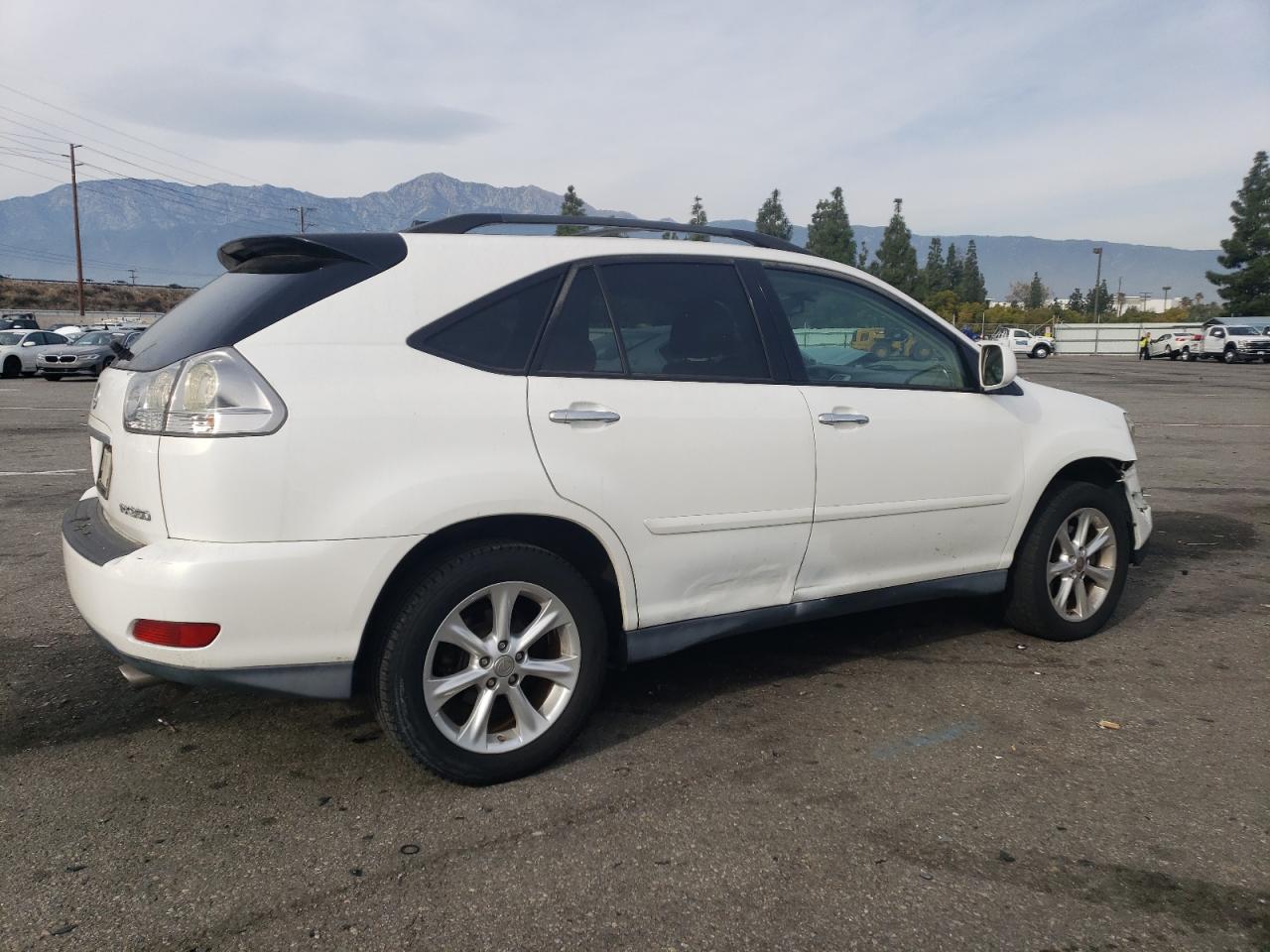 Photo 2 VIN: 2T2GK31U98C053725 - LEXUS RX 