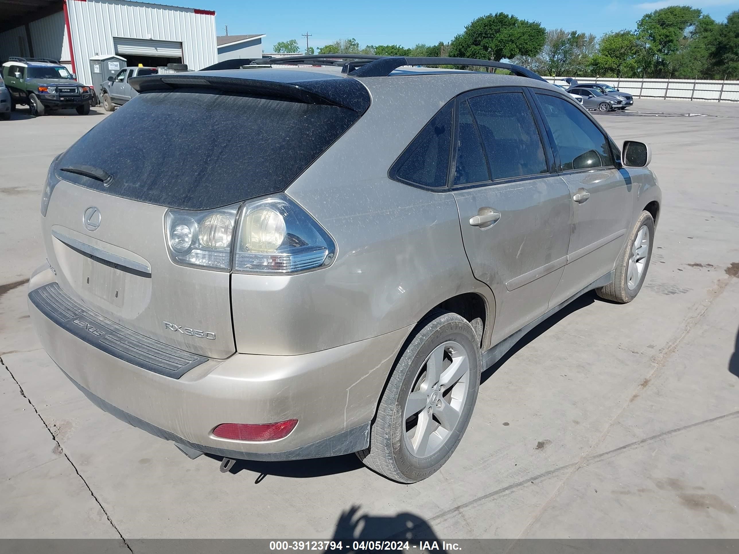 Photo 3 VIN: 2T2GK31UX7C015497 - LEXUS RX 