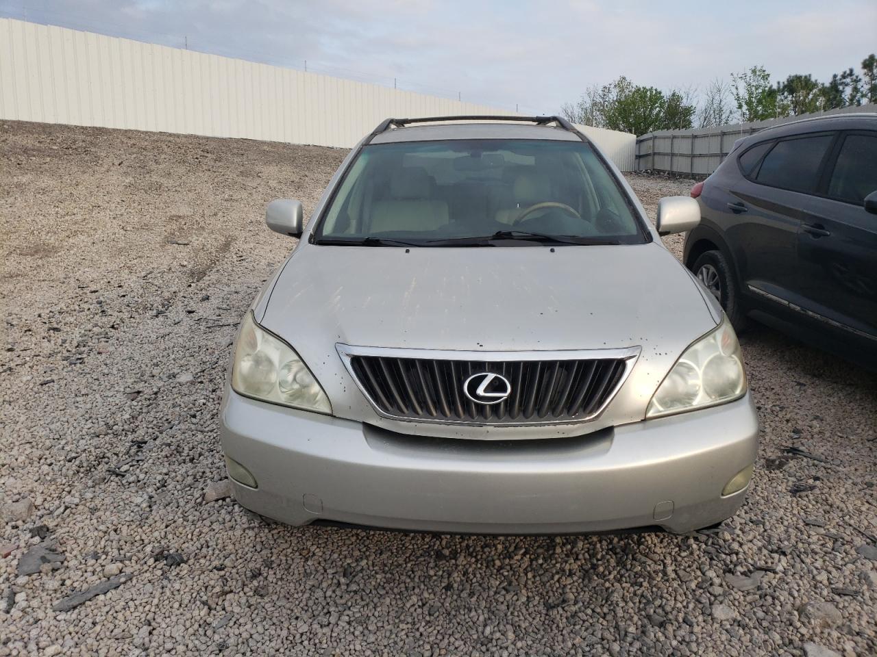 Photo 4 VIN: 2T2GK31UX8C050185 - LEXUS RX 