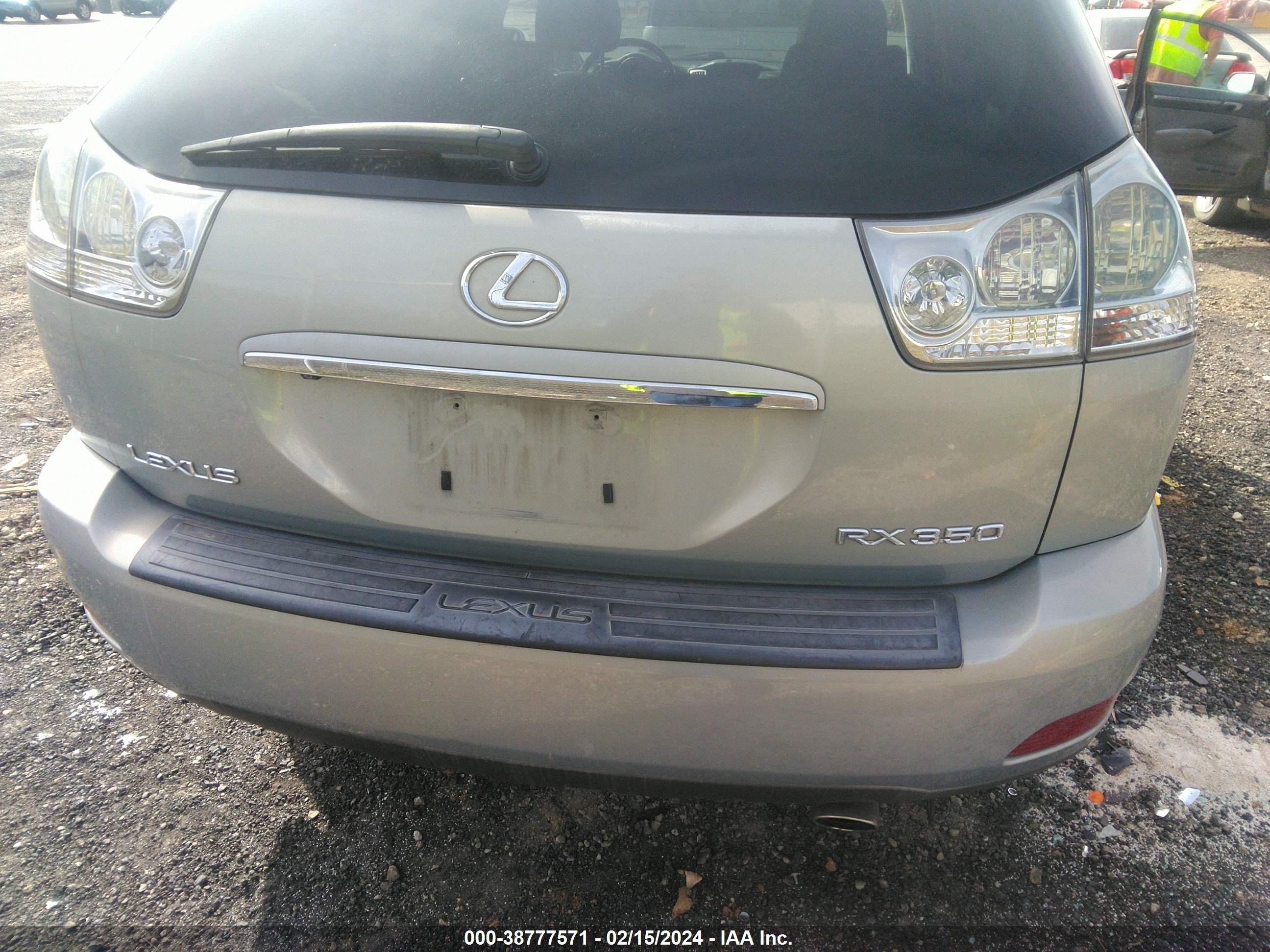 Photo 5 VIN: 2T2GK31UX8C051000 - LEXUS RX 