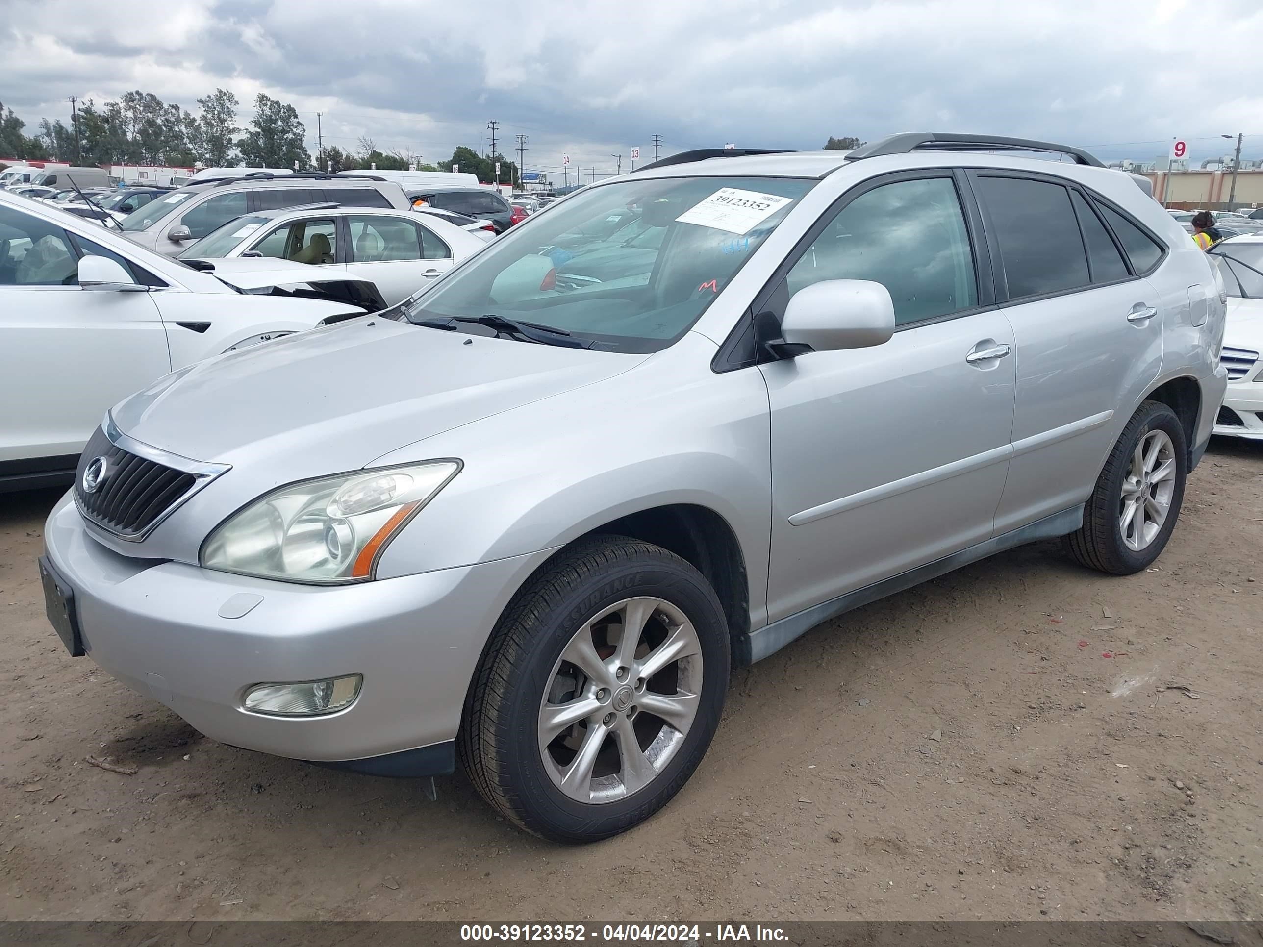 Photo 1 VIN: 2T2GK31UX9C061933 - LEXUS RX 