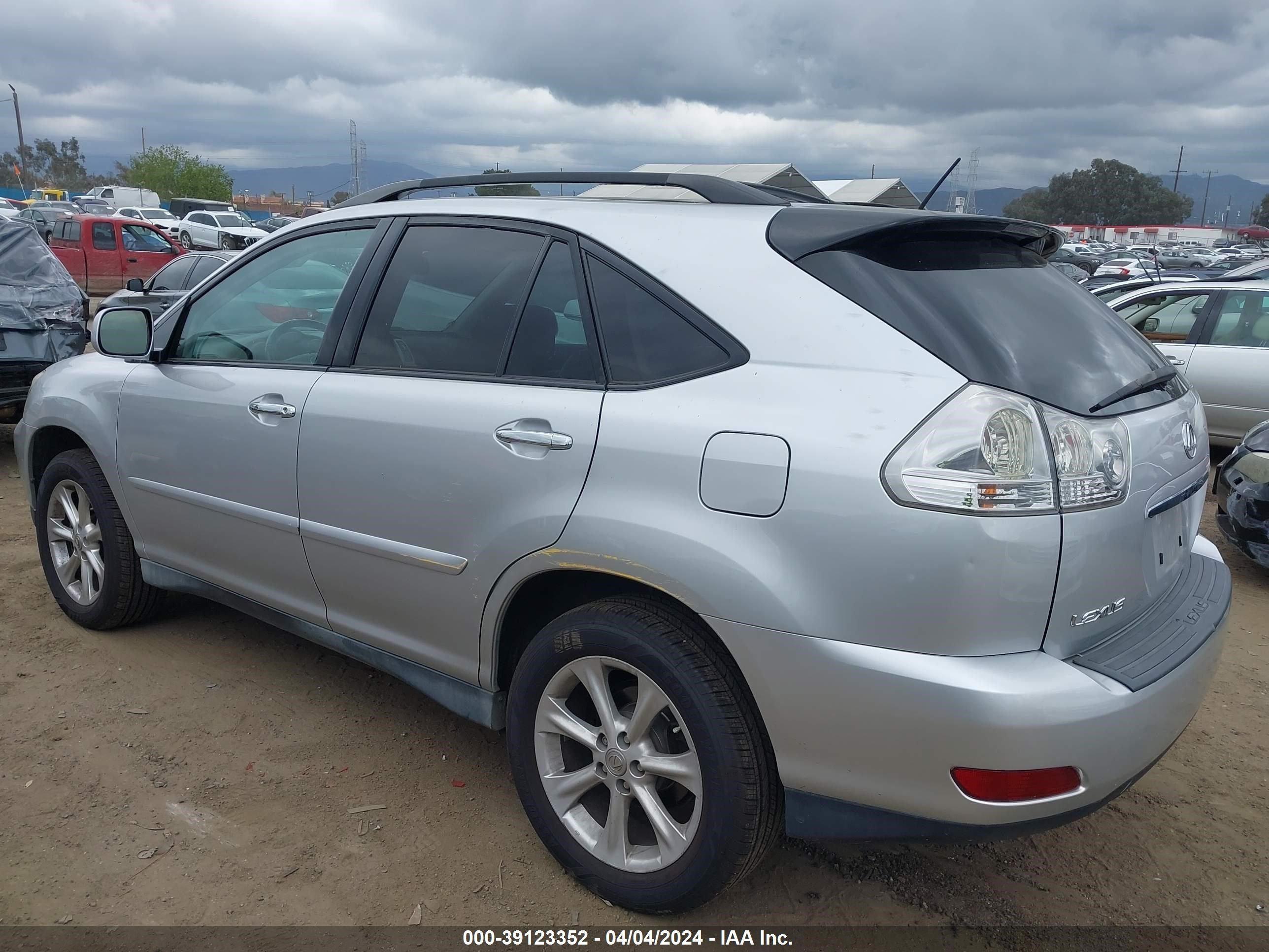 Photo 2 VIN: 2T2GK31UX9C061933 - LEXUS RX 