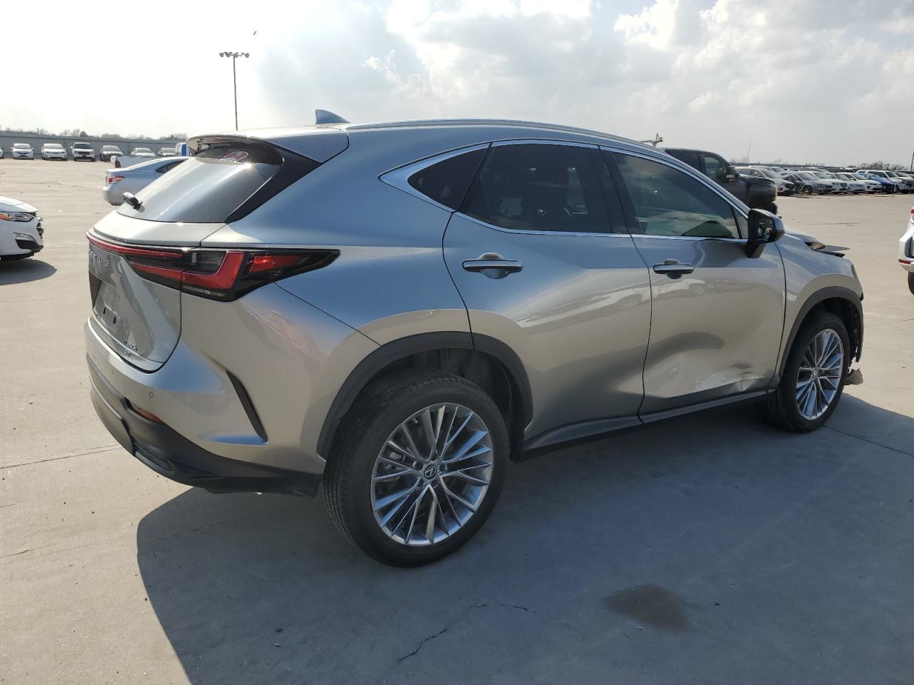 Photo 2 VIN: 2T2GKCEZ1NC004410 - LEXUS NX 