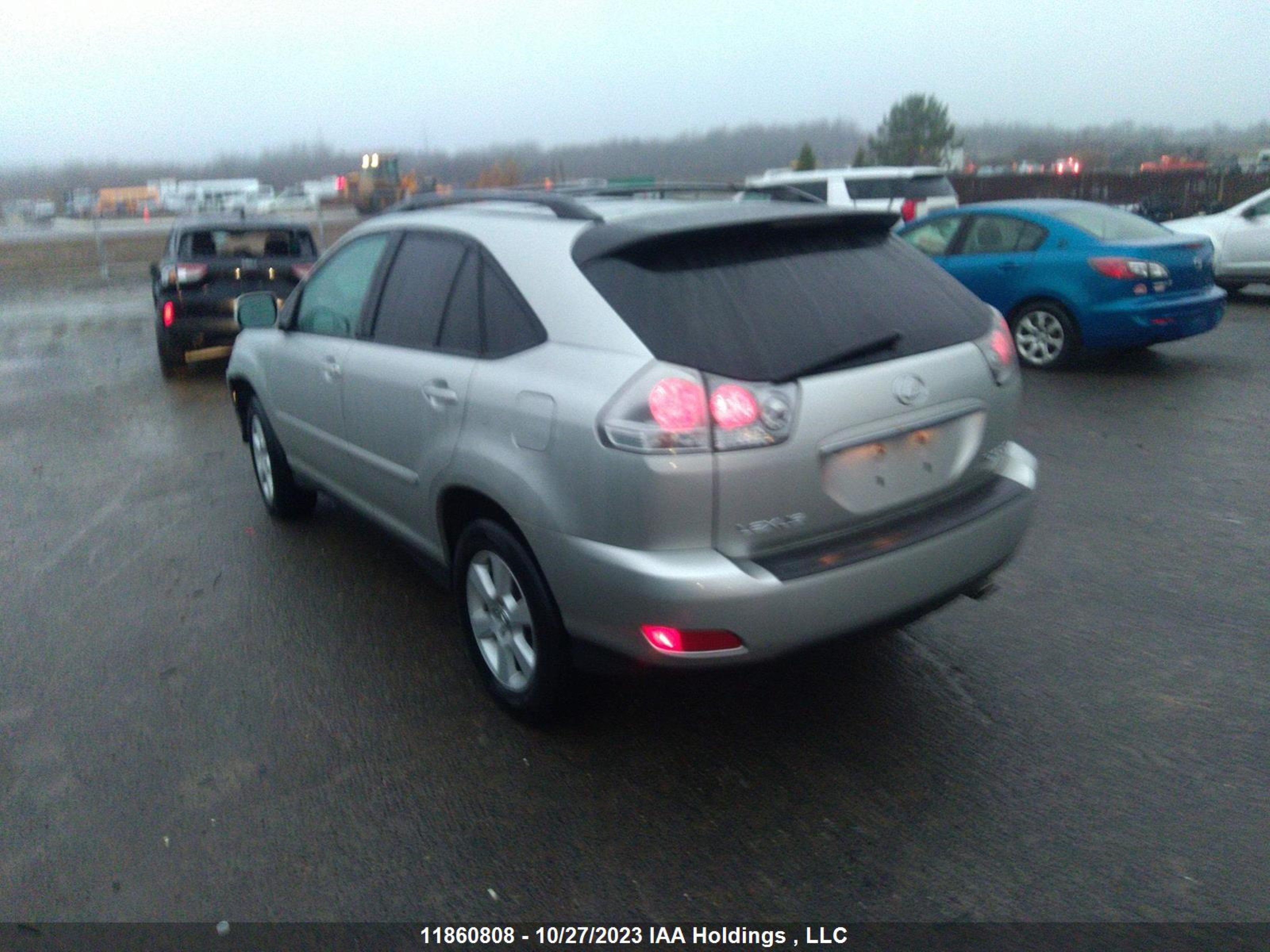 Photo 2 VIN: 2T2HA31U05C053132 - LEXUS RX 