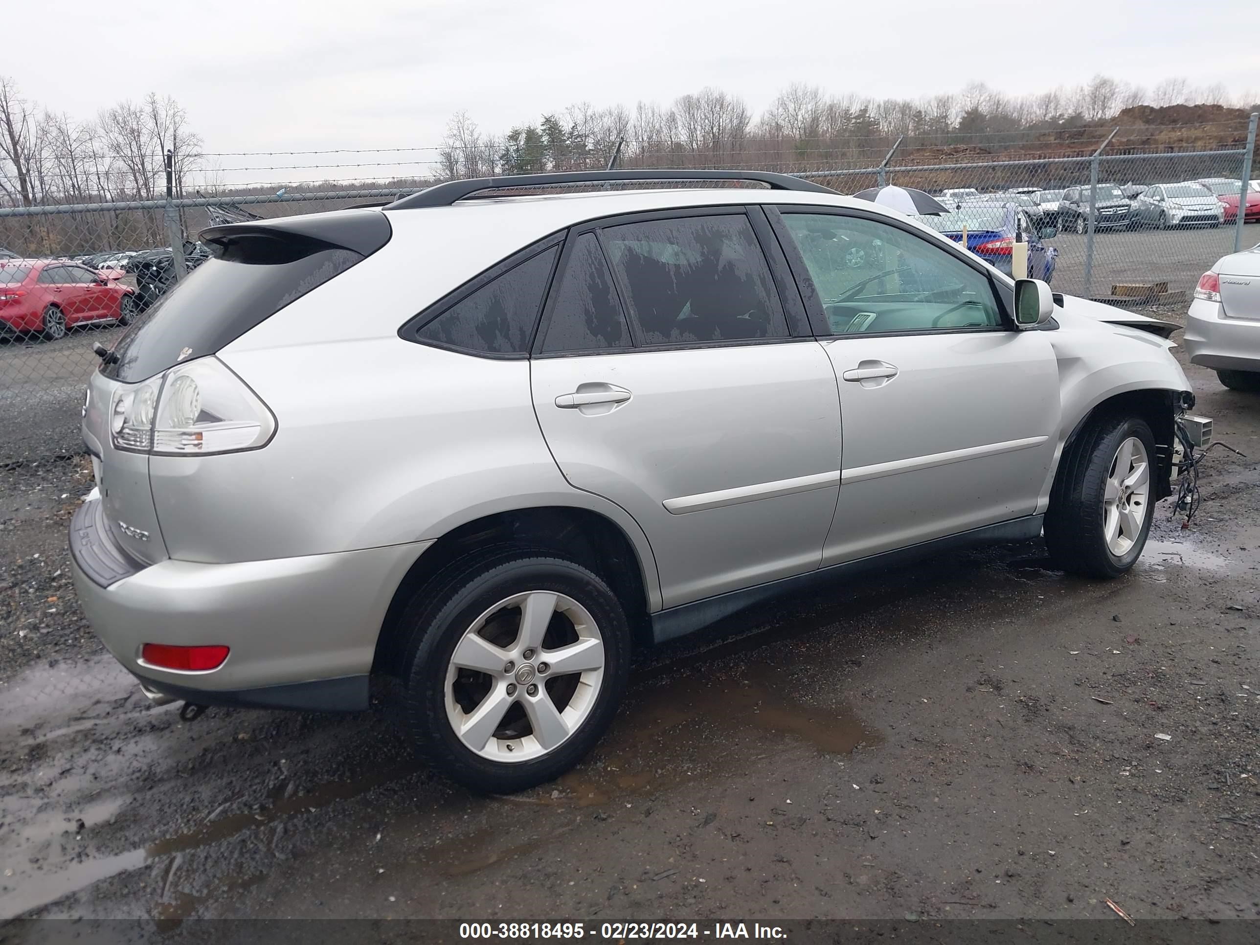 Photo 3 VIN: 2T2HA31U25C068795 - LEXUS RX 