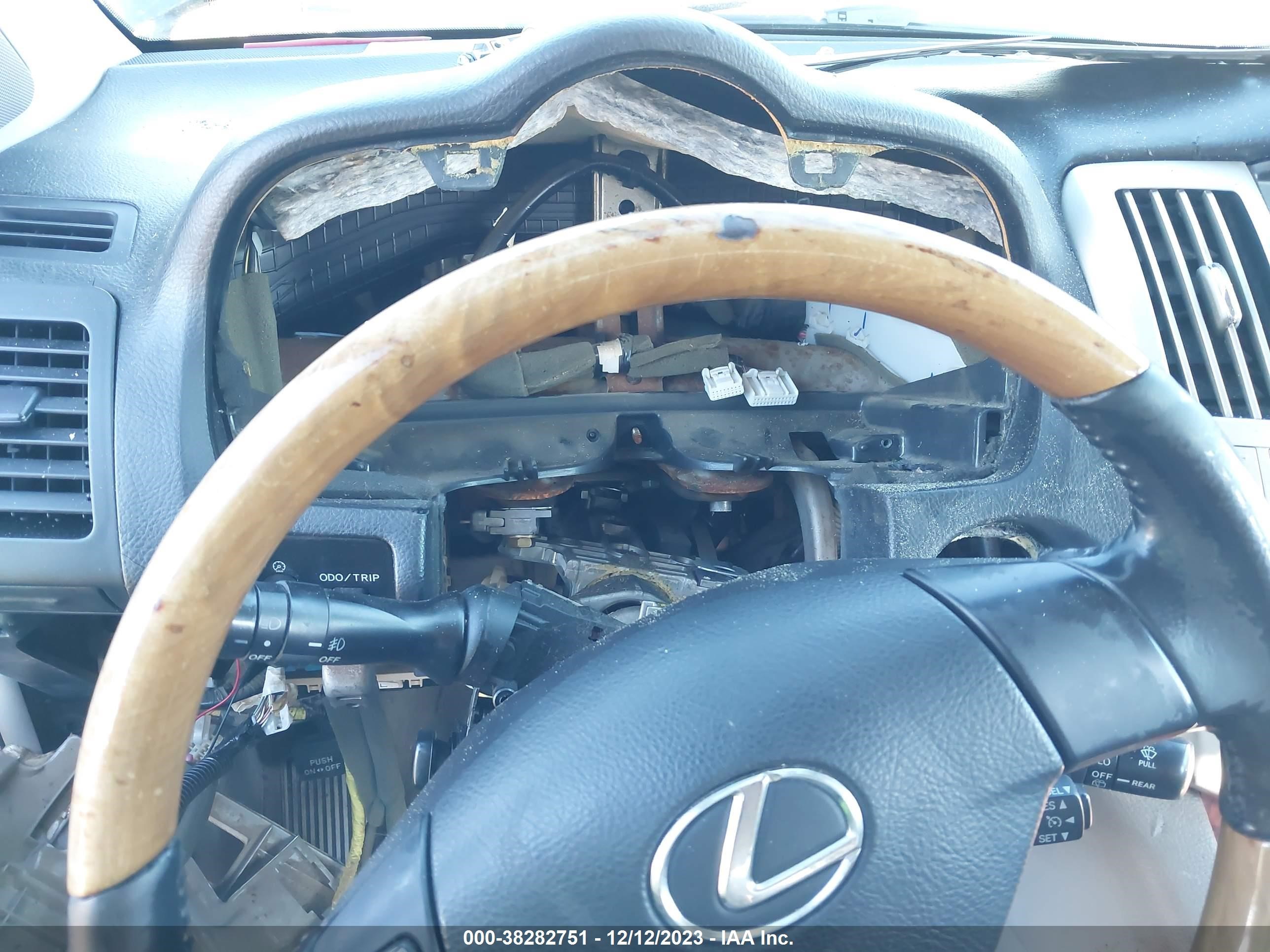 Photo 15 VIN: 2T2HA31U25C083538 - LEXUS RX 