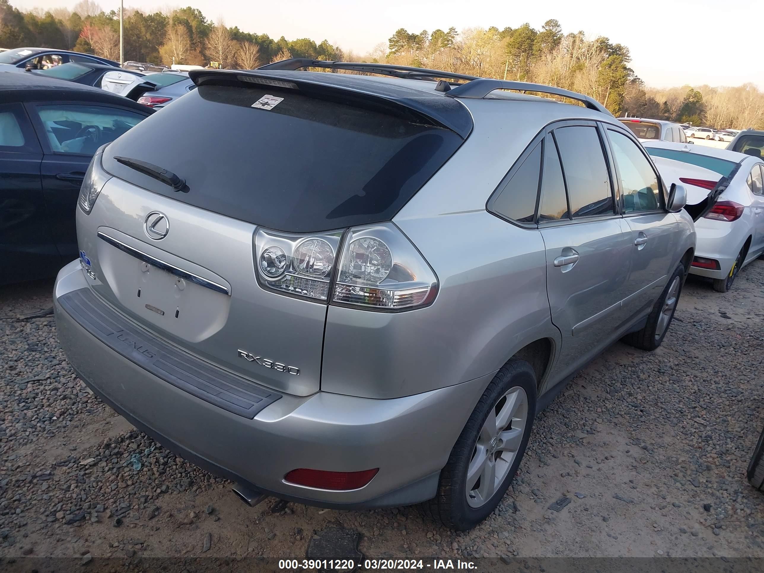 Photo 3 VIN: 2T2HA31U35C057742 - LEXUS RX 