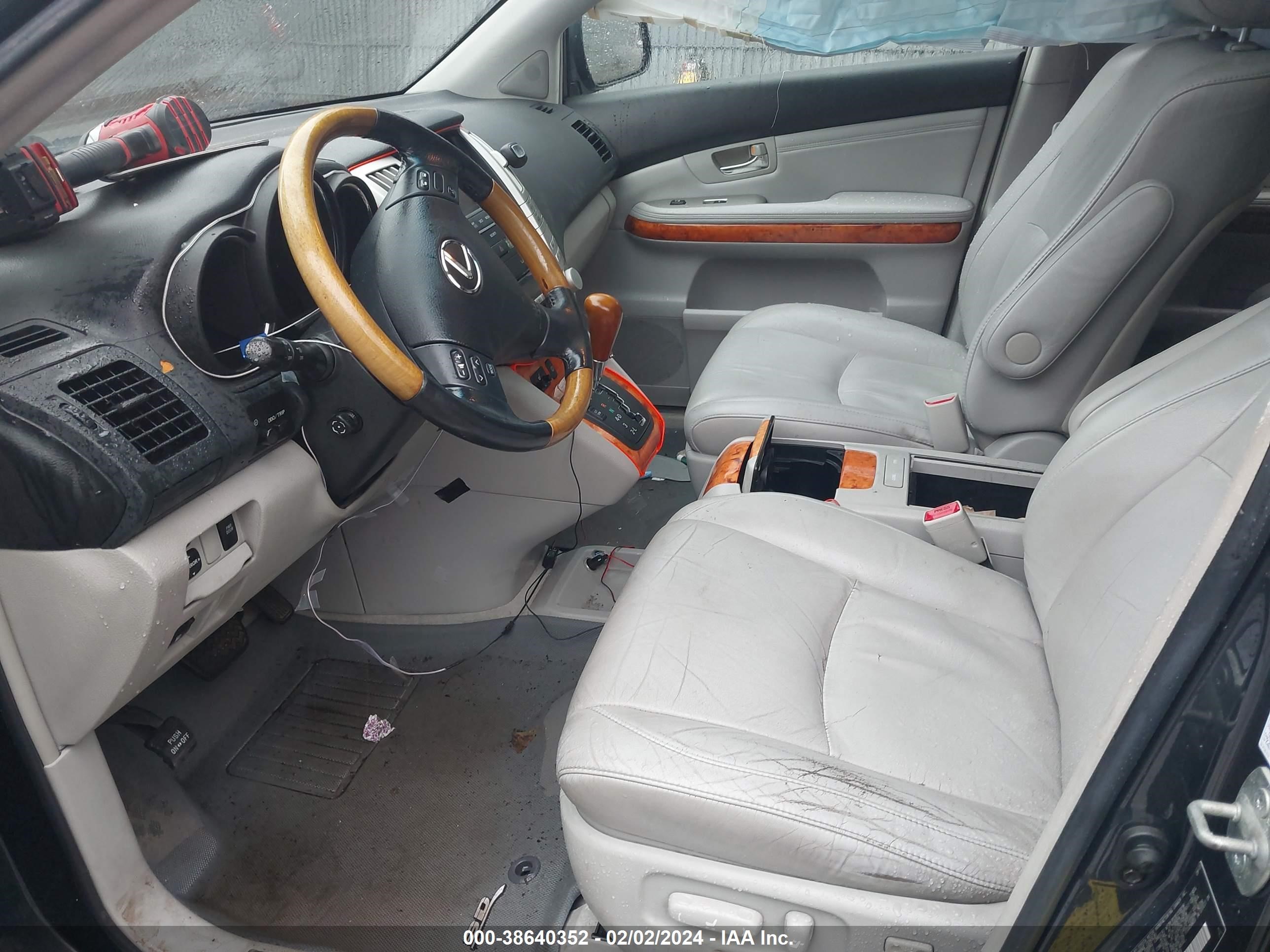 Photo 4 VIN: 2T2HA31U36C090659 - LEXUS RX 