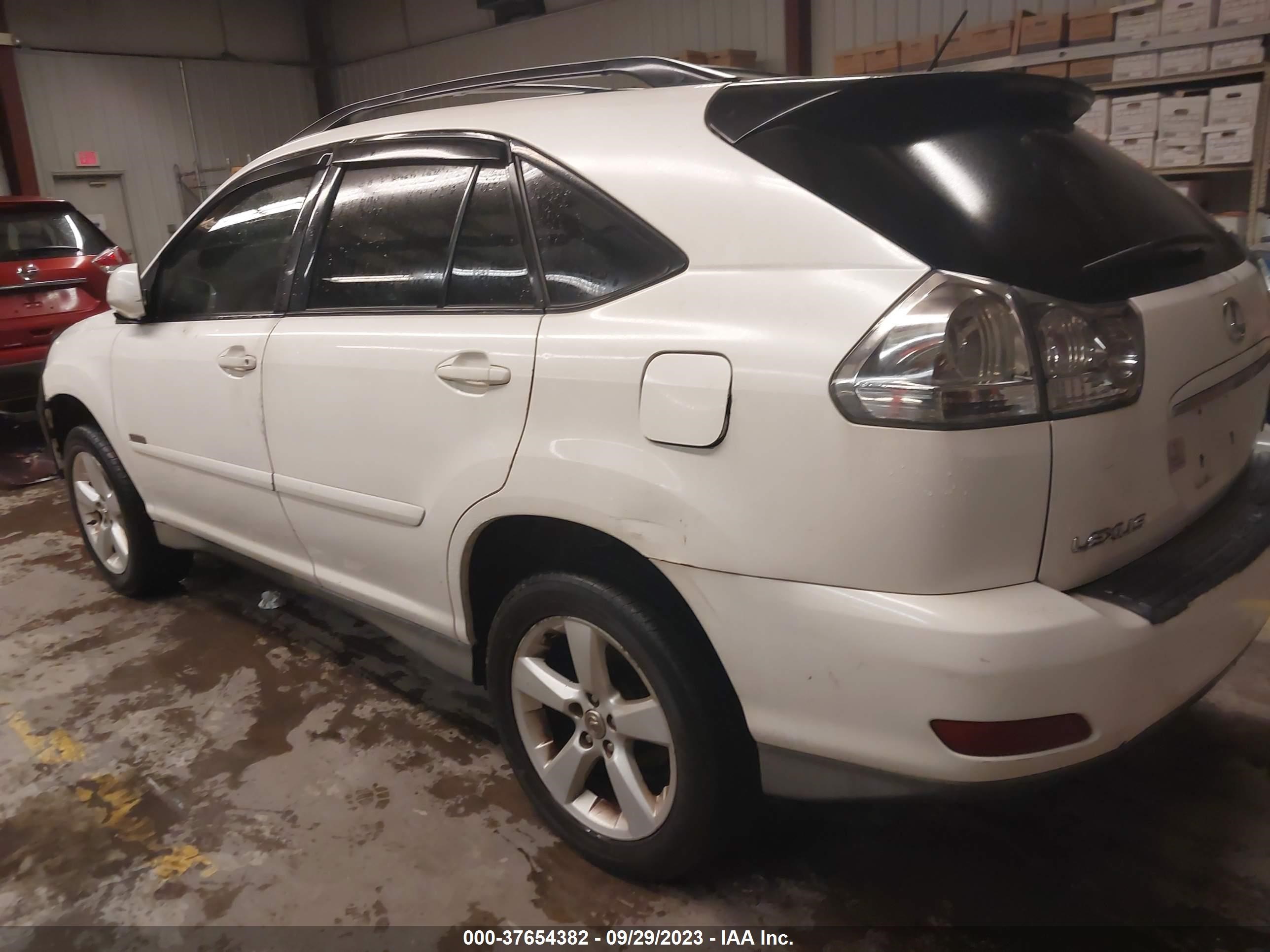 Photo 2 VIN: 2T2HA31U75C048140 - LEXUS RX 