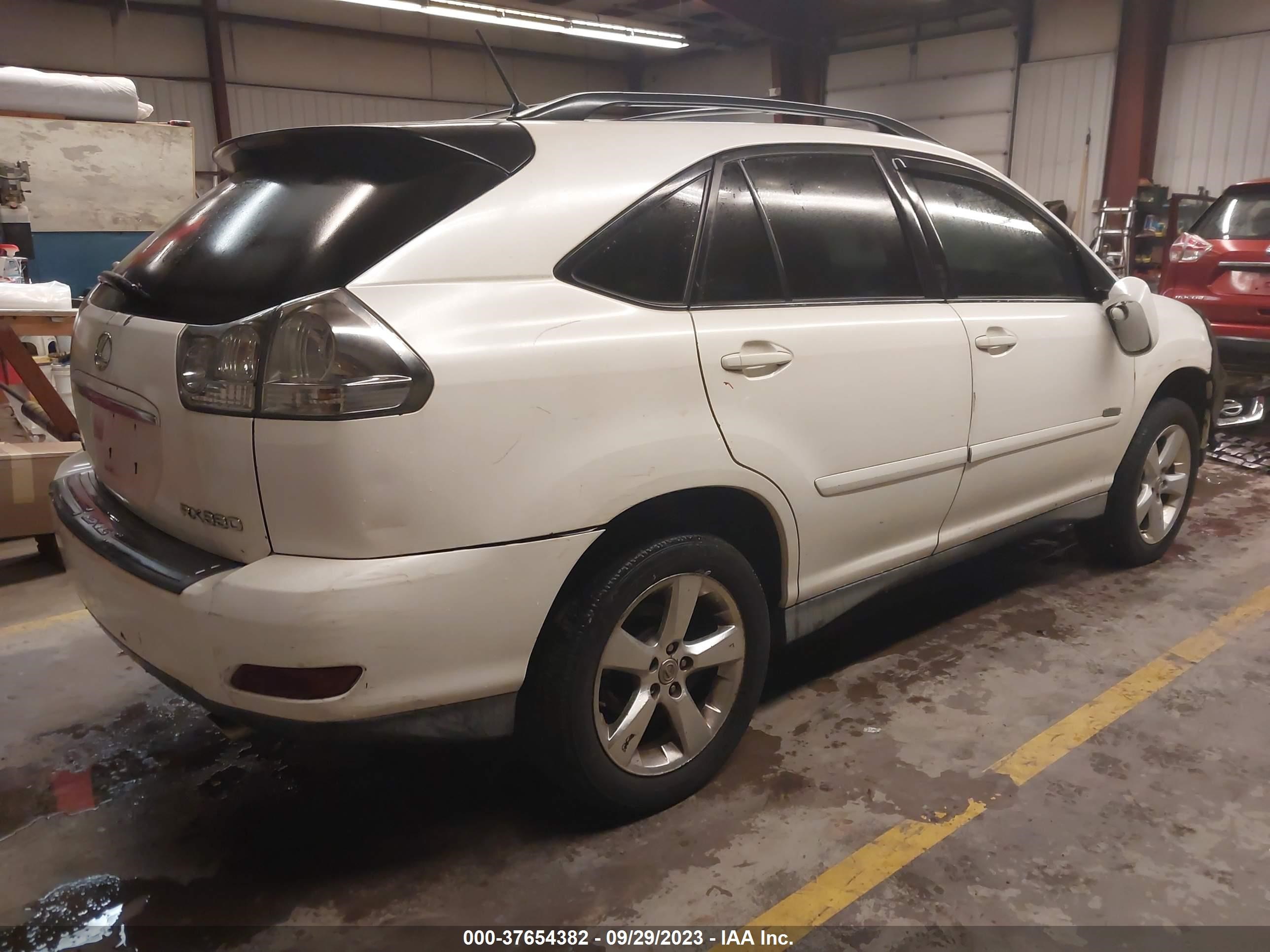 Photo 3 VIN: 2T2HA31U75C048140 - LEXUS RX 