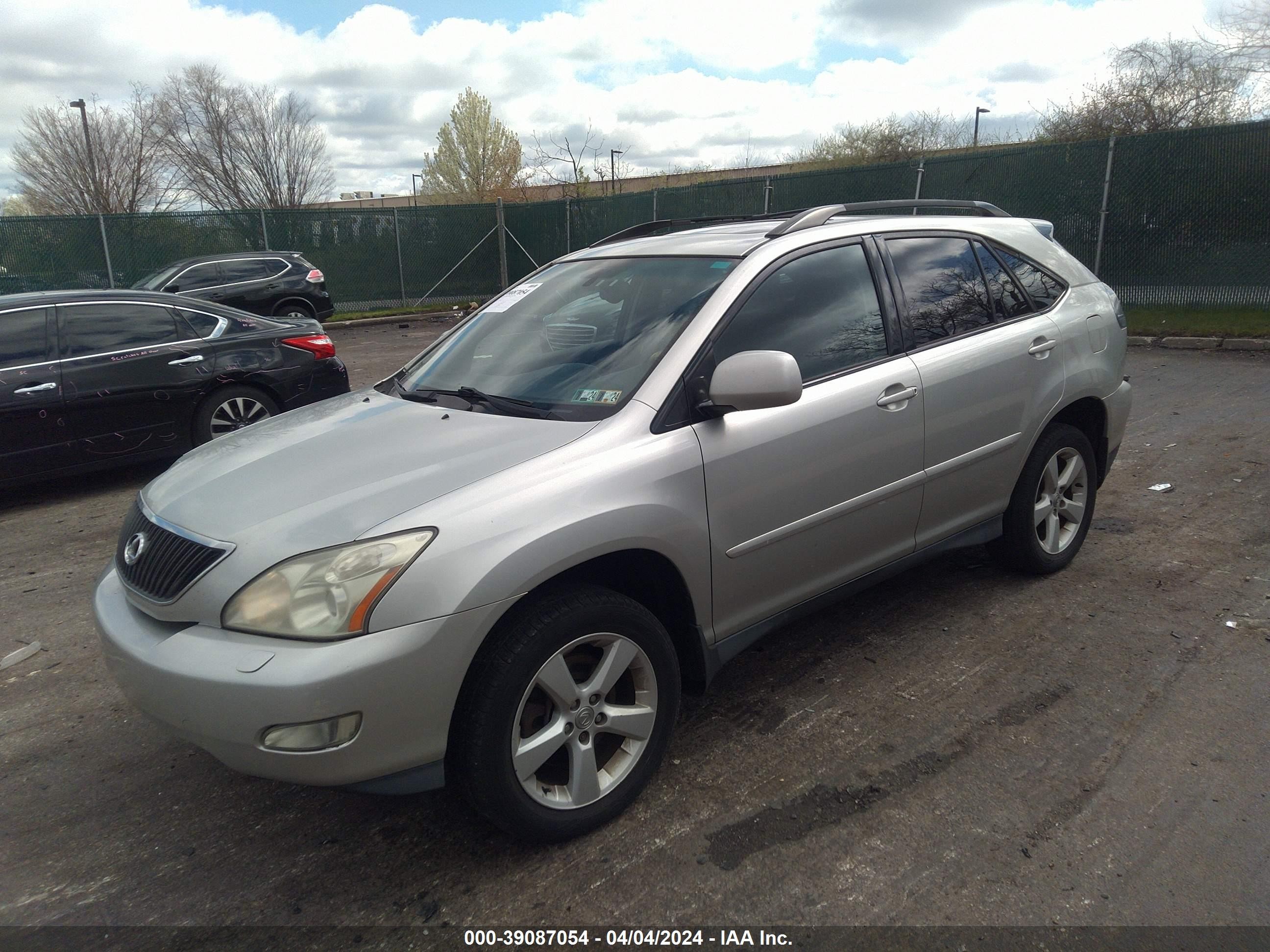 Photo 1 VIN: 2T2HA31U75C051426 - LEXUS RX 