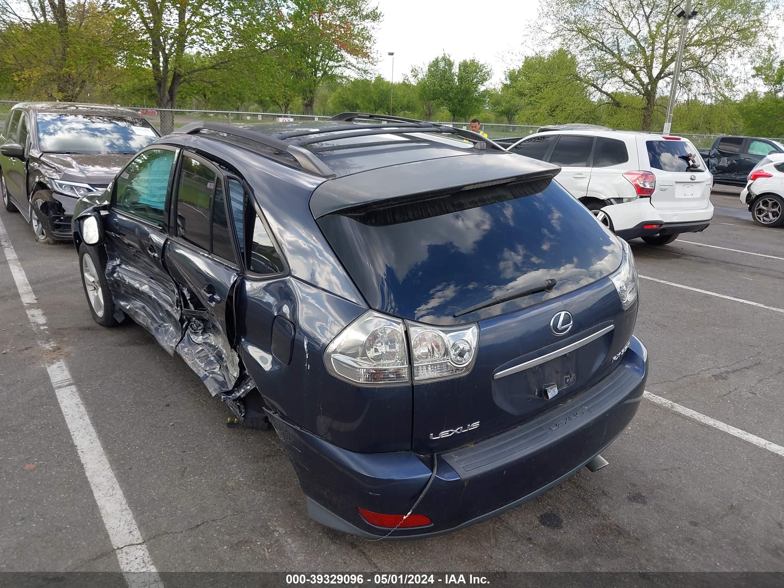 Photo 2 VIN: 2T2HA31U94C028745 - LEXUS RX 