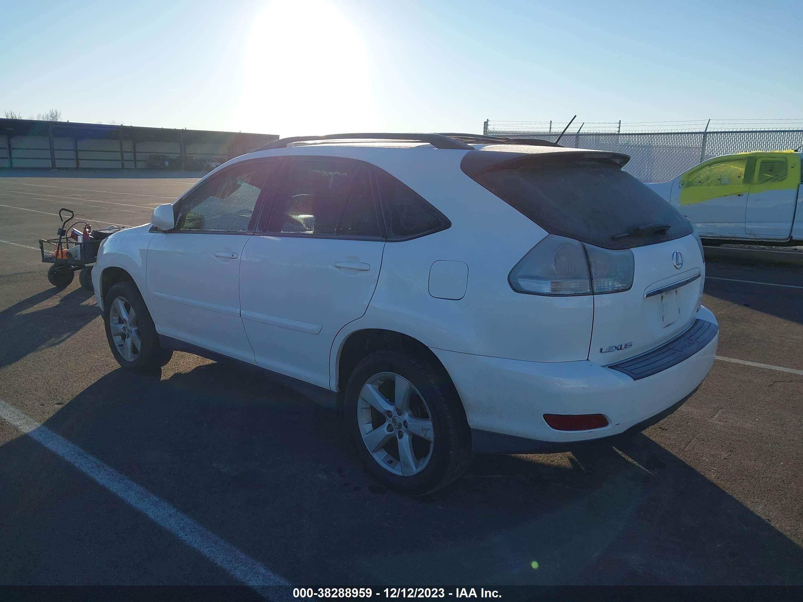 Photo 2 VIN: 2T2HA31U95C067272 - LEXUS RX 