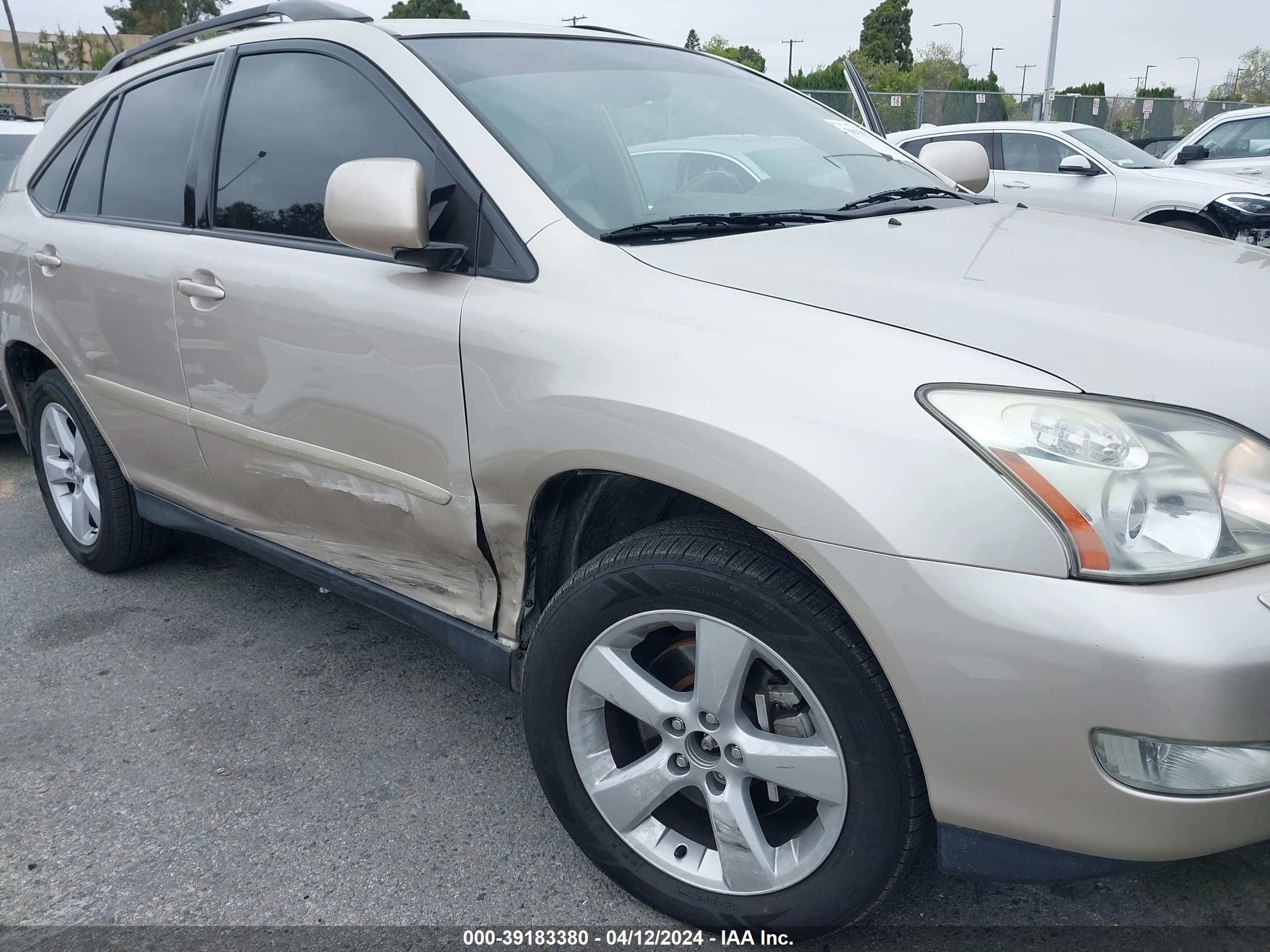 Photo 5 VIN: 2T2HA31U96C094358 - LEXUS RX 