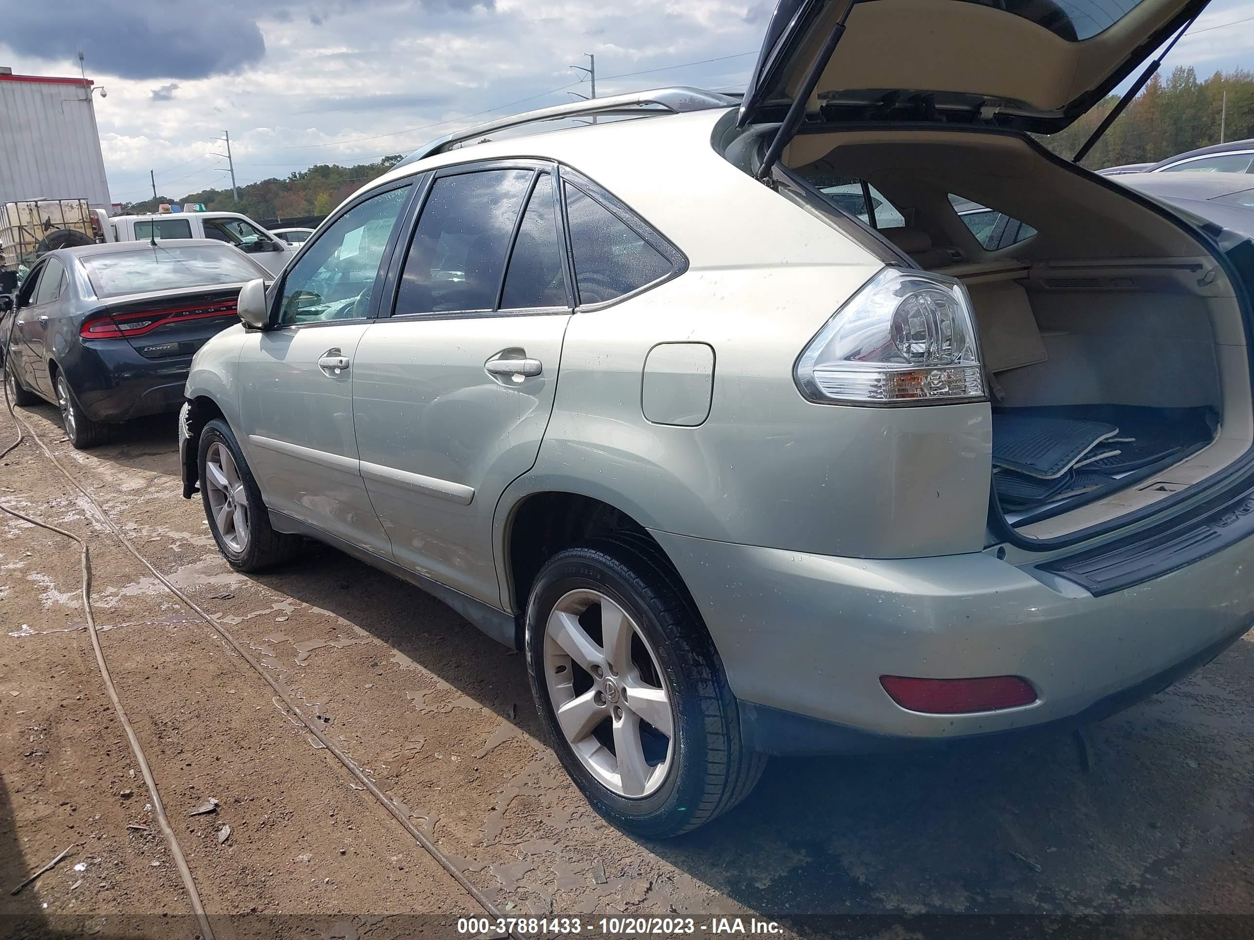 Photo 2 VIN: 2T2HA31UX5C068995 - LEXUS RX 