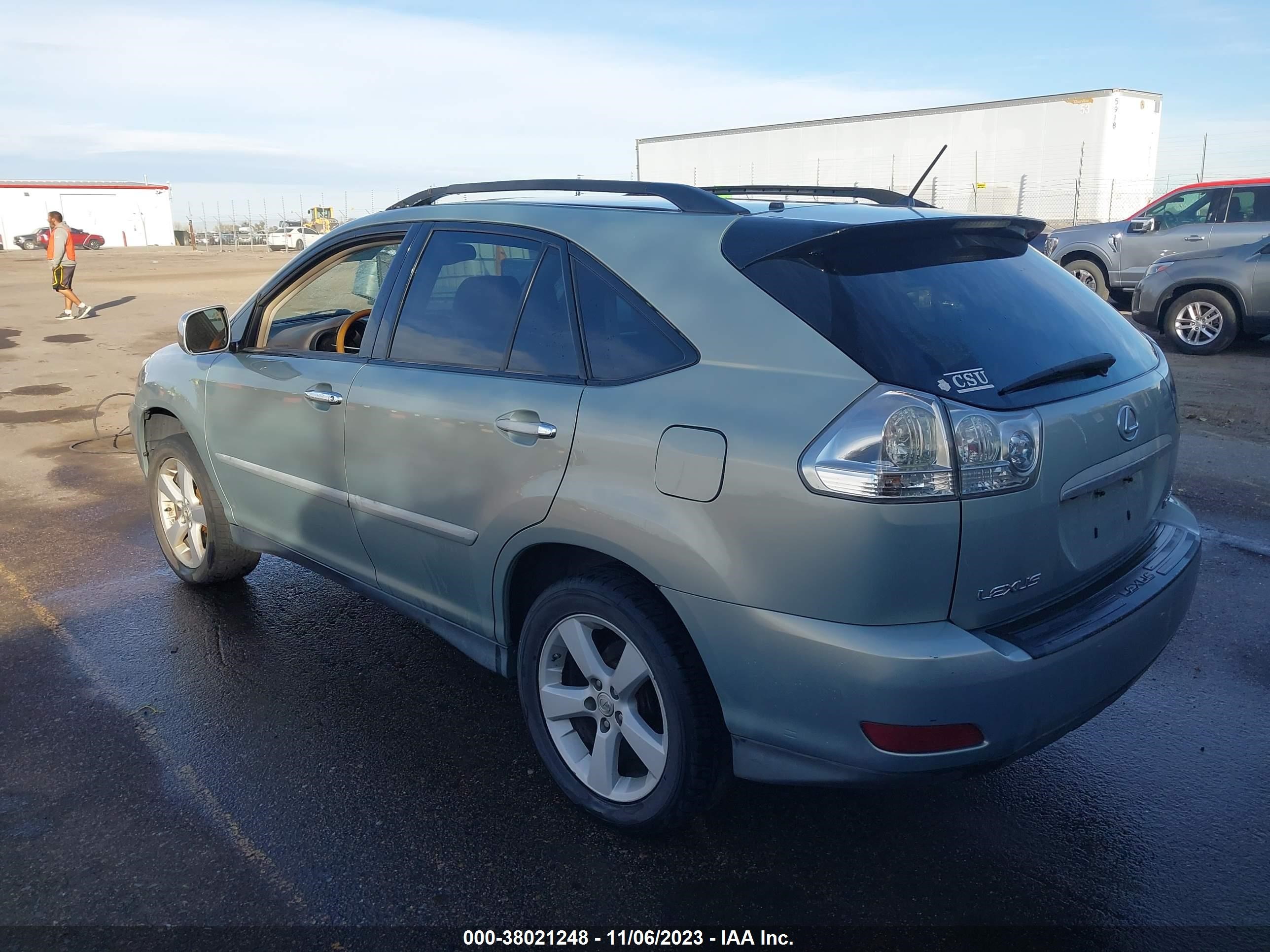 Photo 2 VIN: 2T2HK31U07C011365 - LEXUS RX 