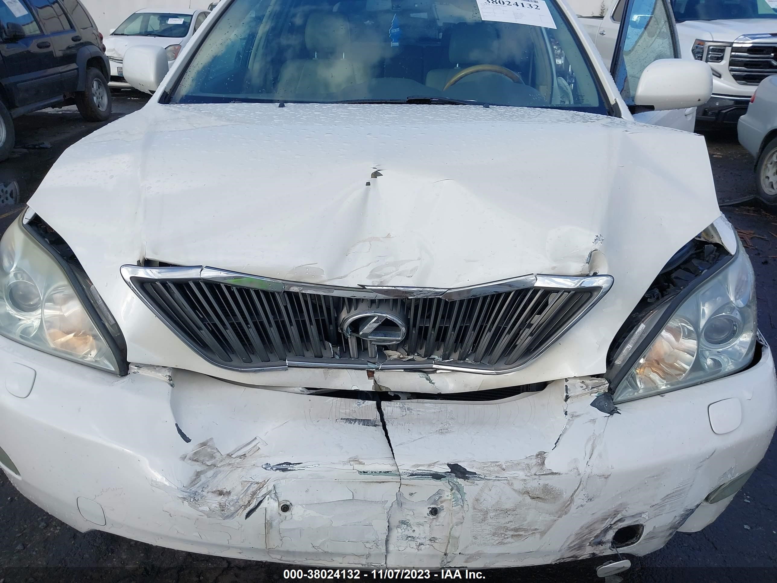 Photo 9 VIN: 2T2HK31U07C022317 - LEXUS RX 