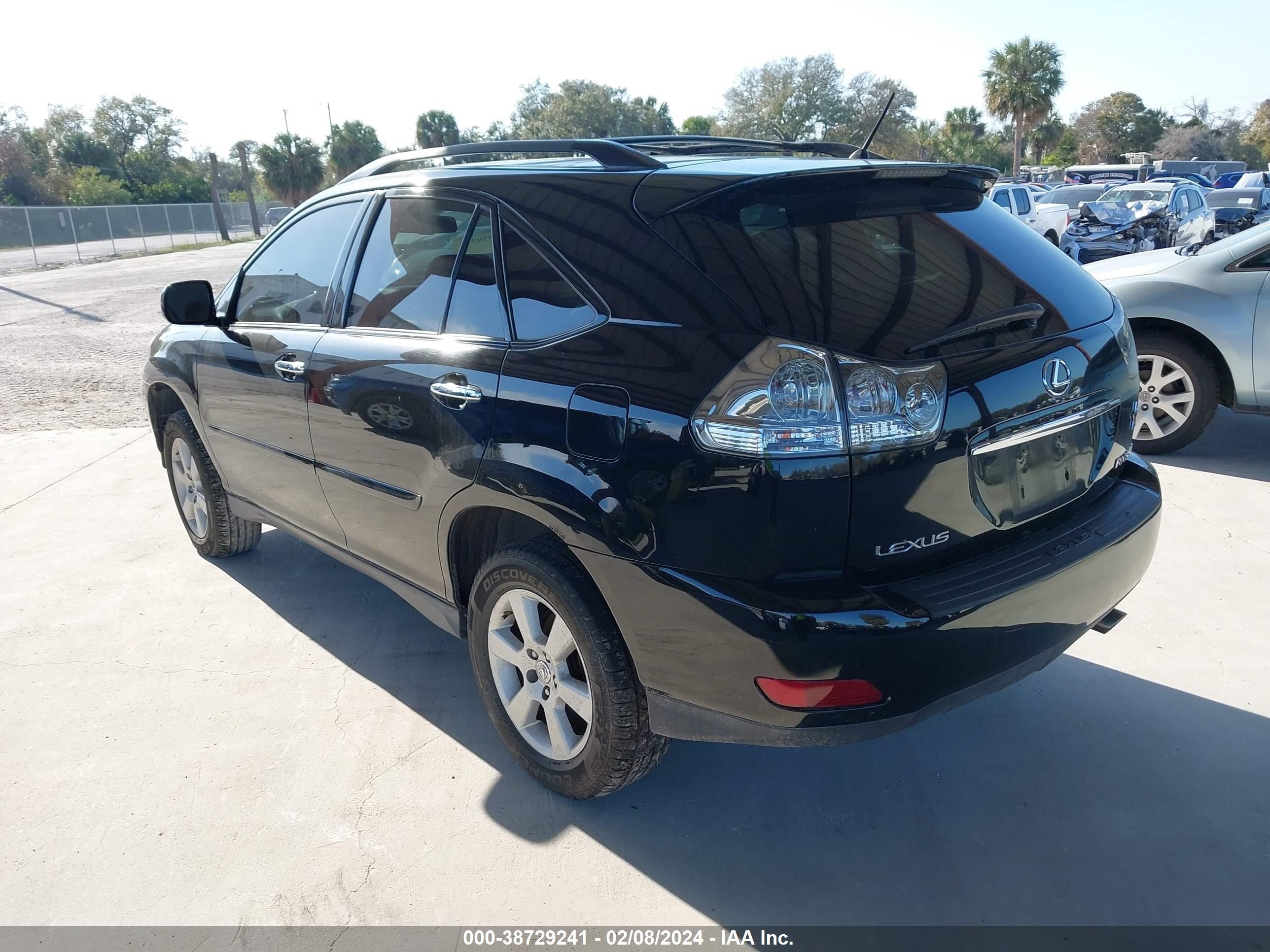 Photo 2 VIN: 2T2HK31U08C053682 - LEXUS RX 
