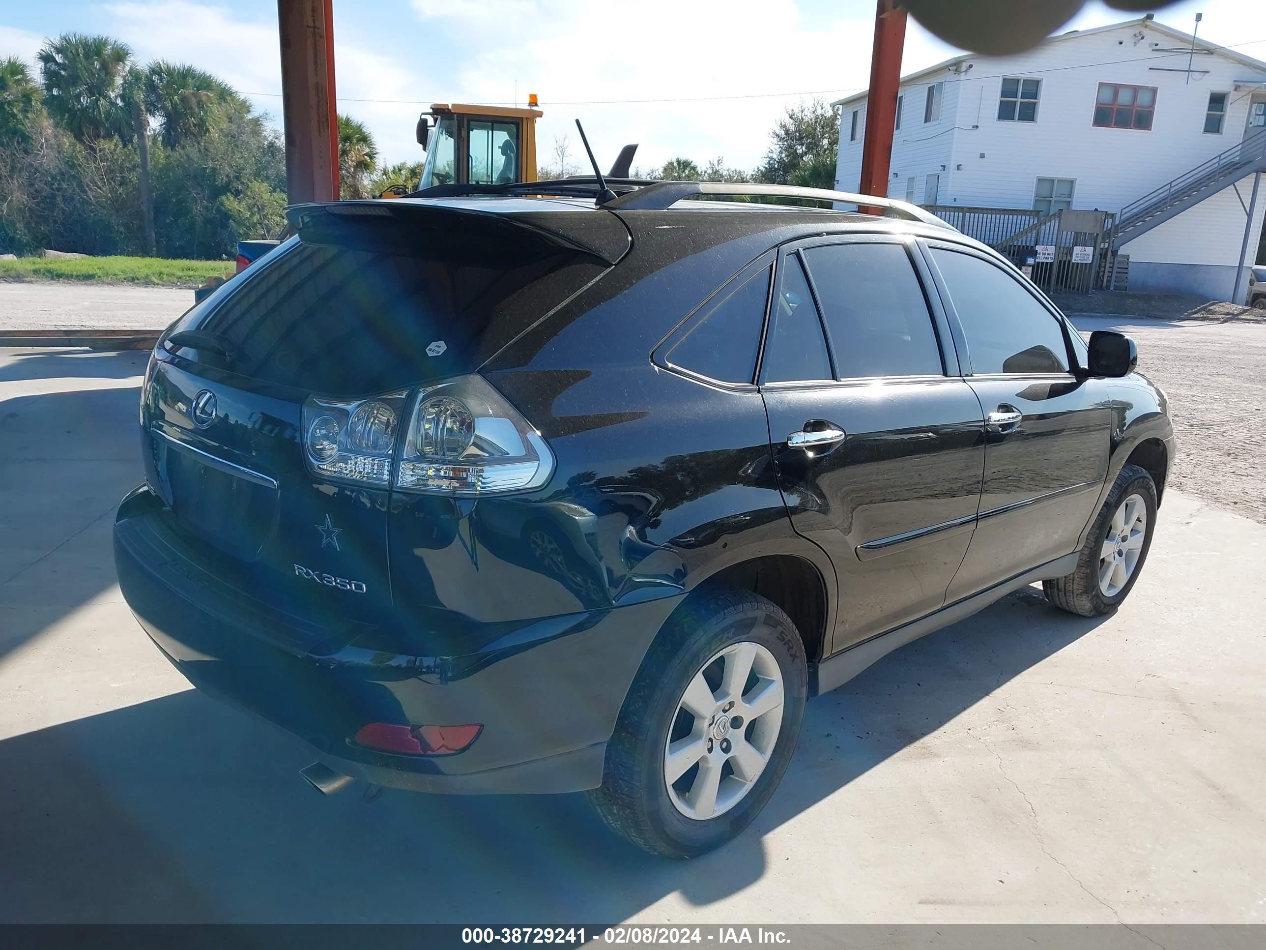 Photo 3 VIN: 2T2HK31U08C053682 - LEXUS RX 