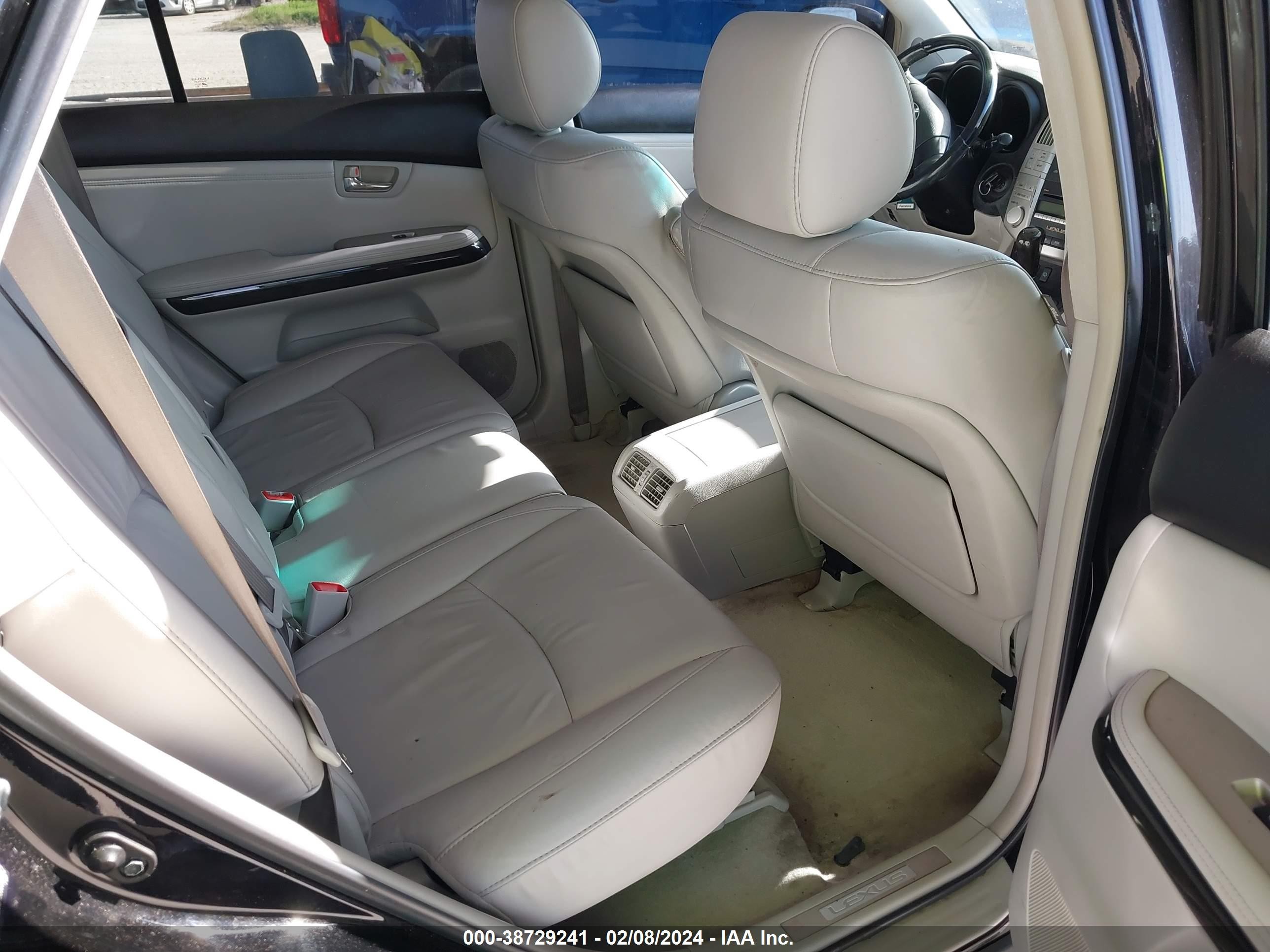 Photo 7 VIN: 2T2HK31U08C053682 - LEXUS RX 