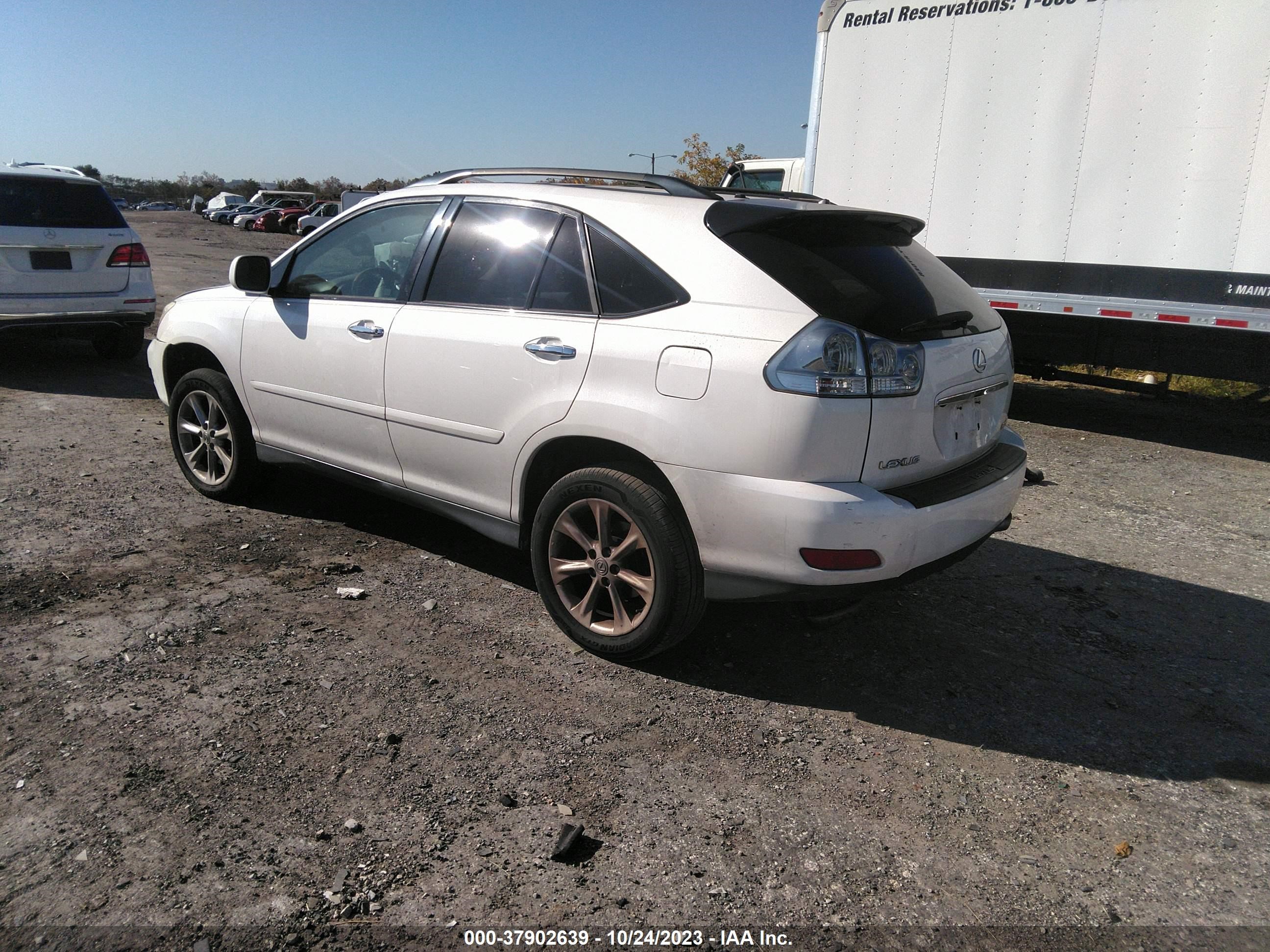 Photo 2 VIN: 2T2HK31U09C106009 - LEXUS RX 