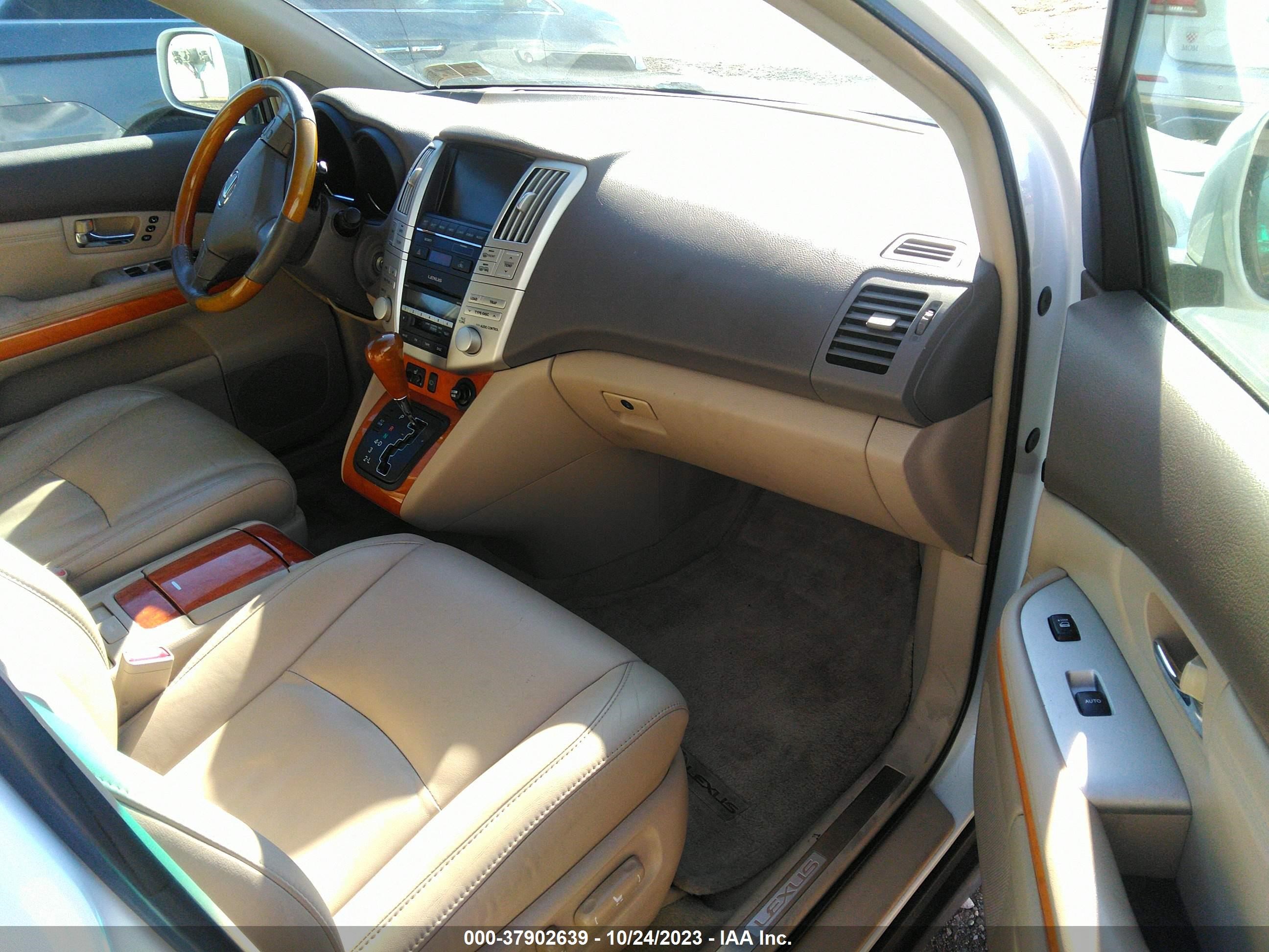 Photo 4 VIN: 2T2HK31U09C106009 - LEXUS RX 