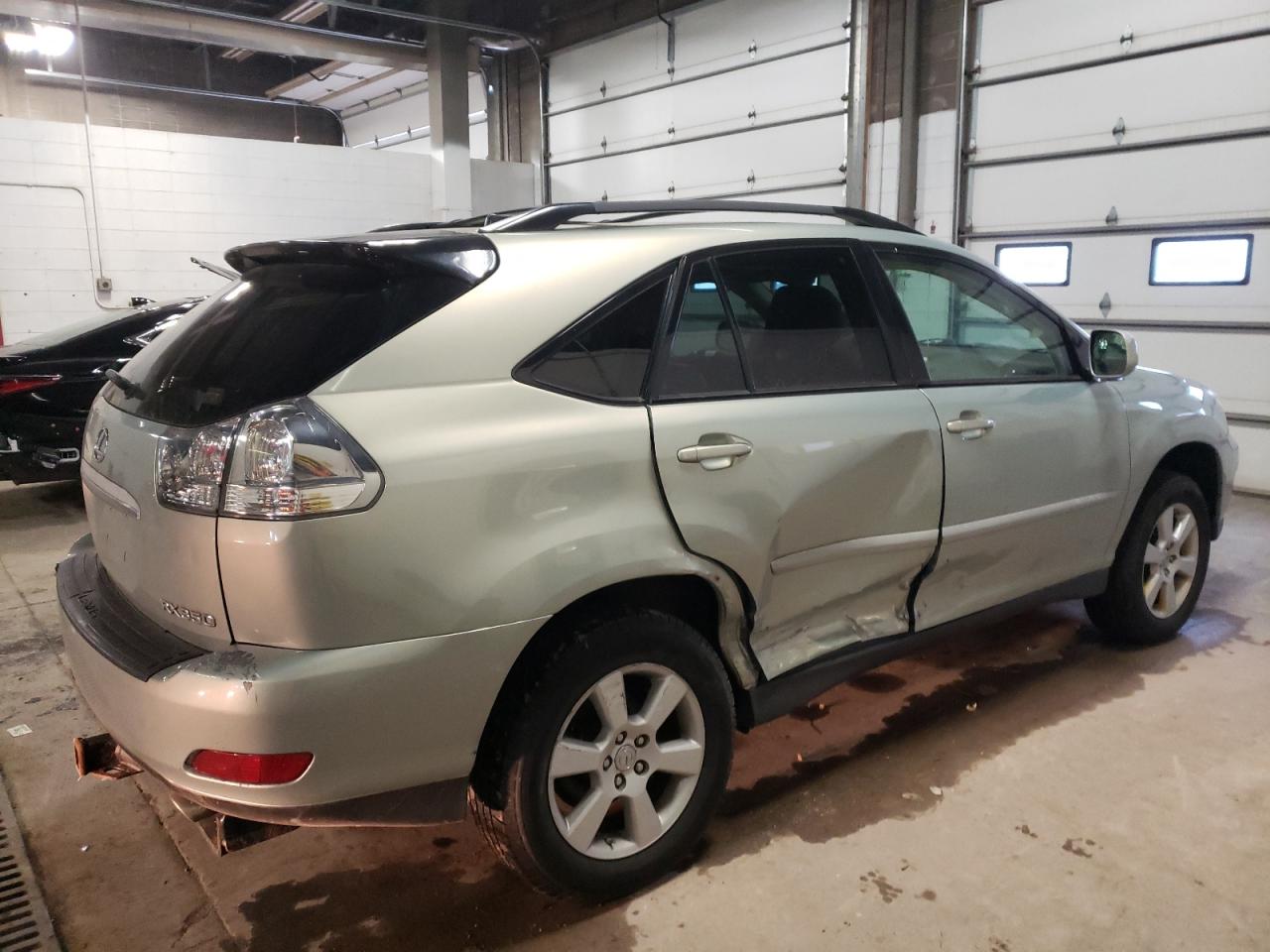 Photo 2 VIN: 2T2HK31U17C005946 - LEXUS RX 