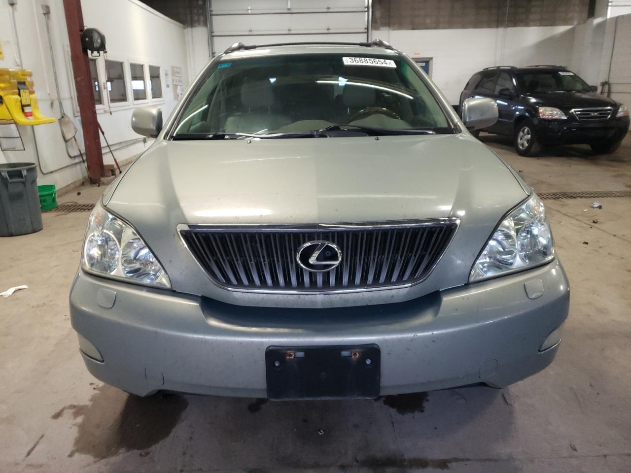 Photo 4 VIN: 2T2HK31U17C005946 - LEXUS RX 