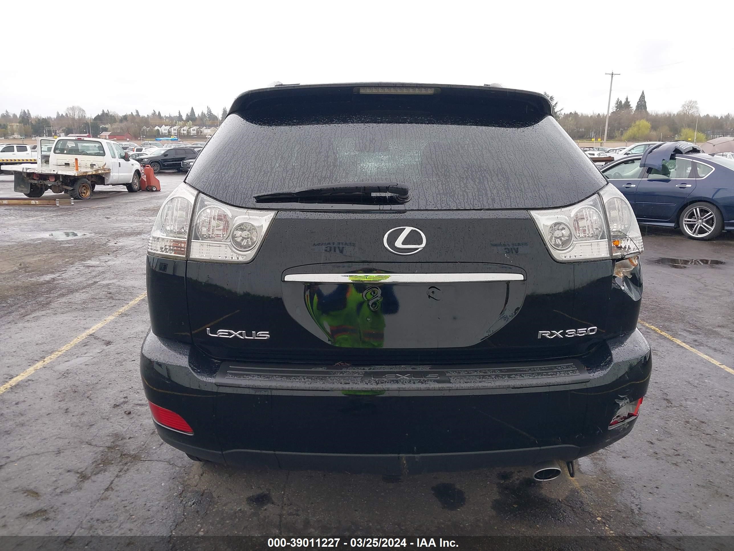 Photo 9 VIN: 2T2HK31U18C071074 - LEXUS RX 