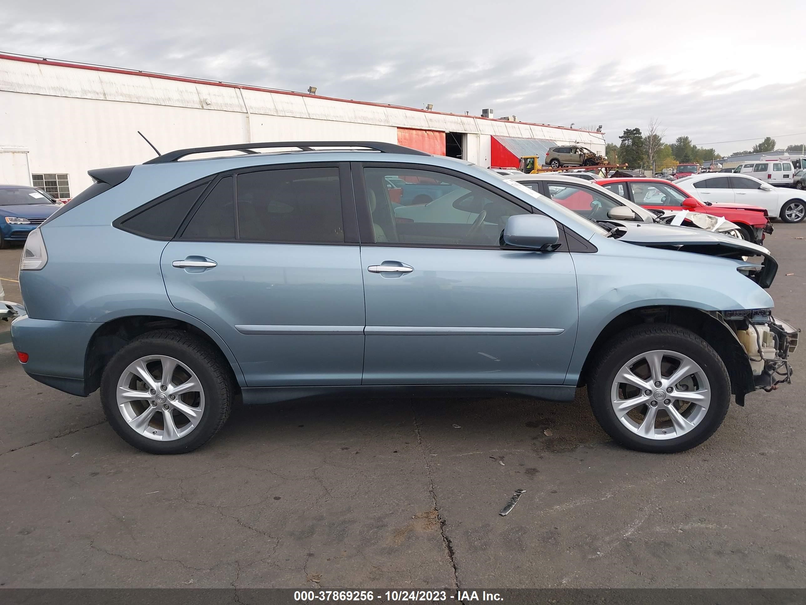 Photo 13 VIN: 2T2HK31U18C078218 - LEXUS RX 