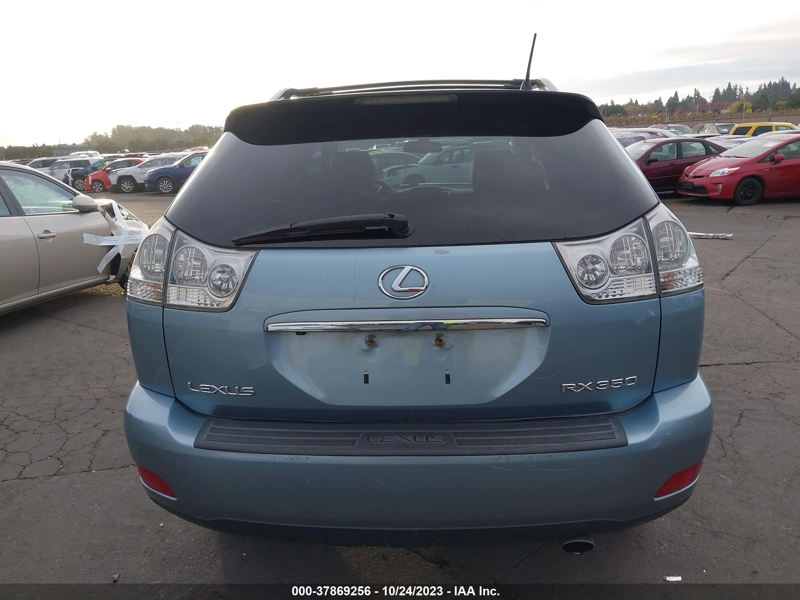 Photo 16 VIN: 2T2HK31U18C078218 - LEXUS RX 