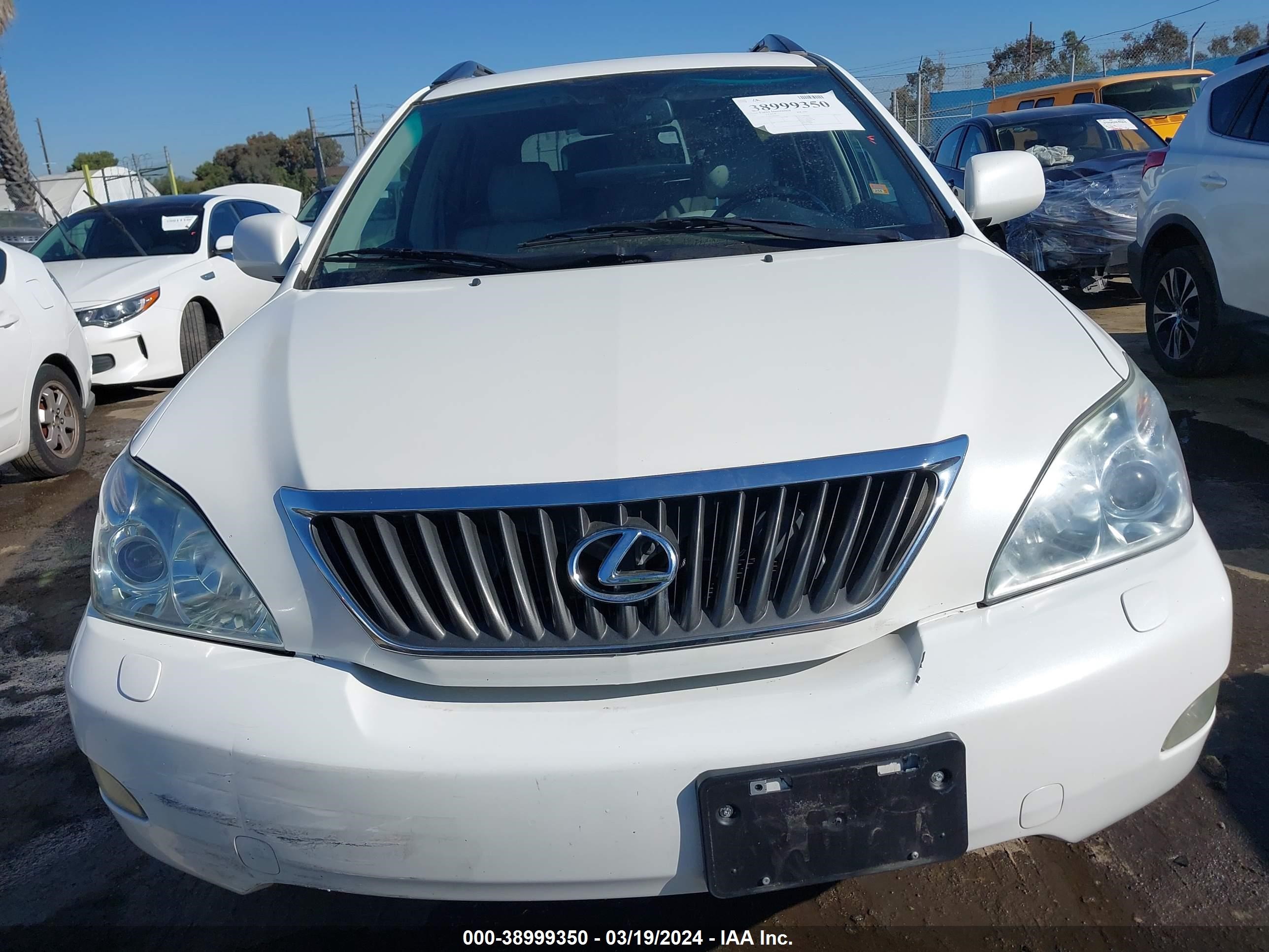 Photo 11 VIN: 2T2HK31U18C085458 - LEXUS RX 