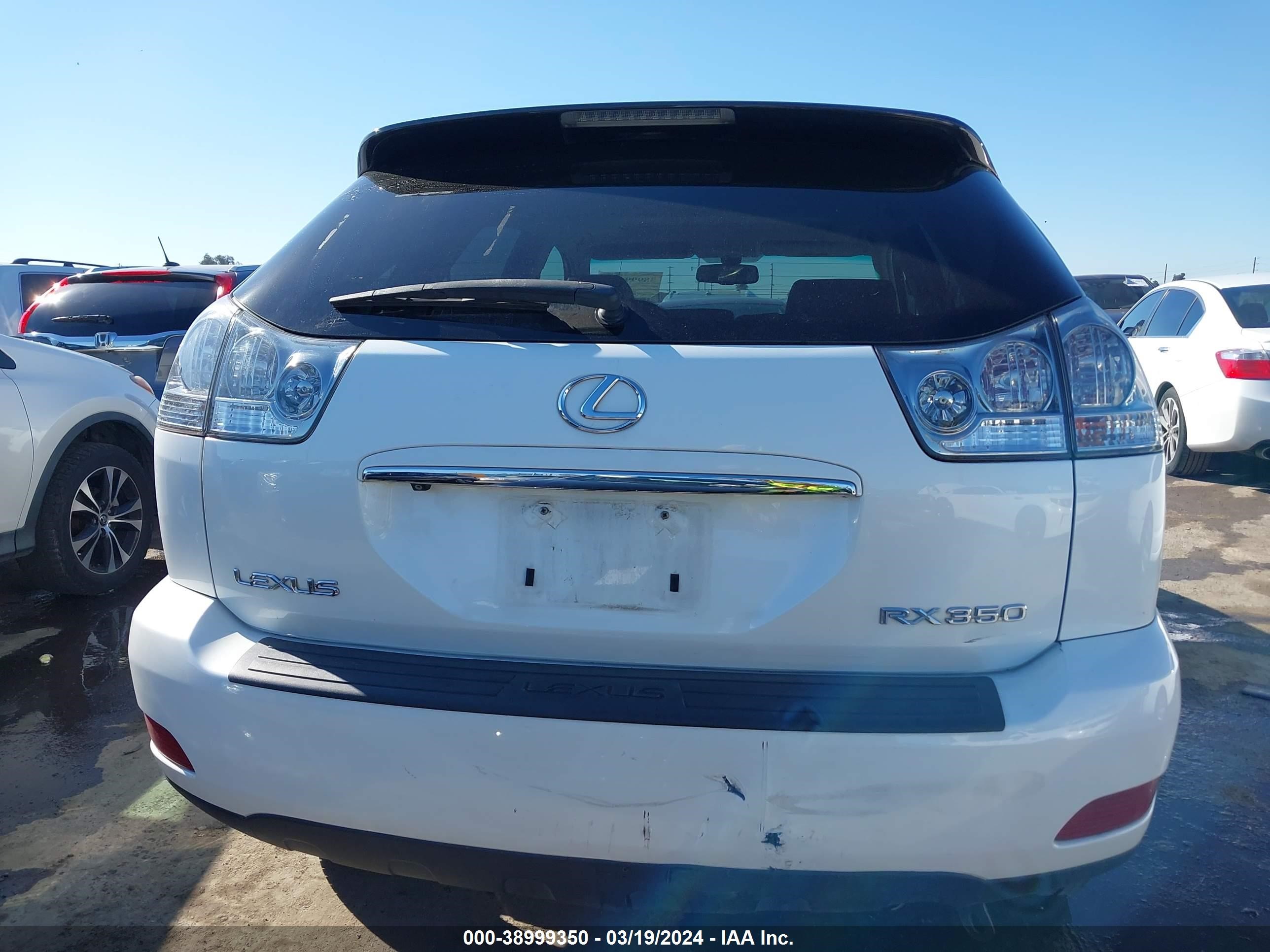 Photo 15 VIN: 2T2HK31U18C085458 - LEXUS RX 