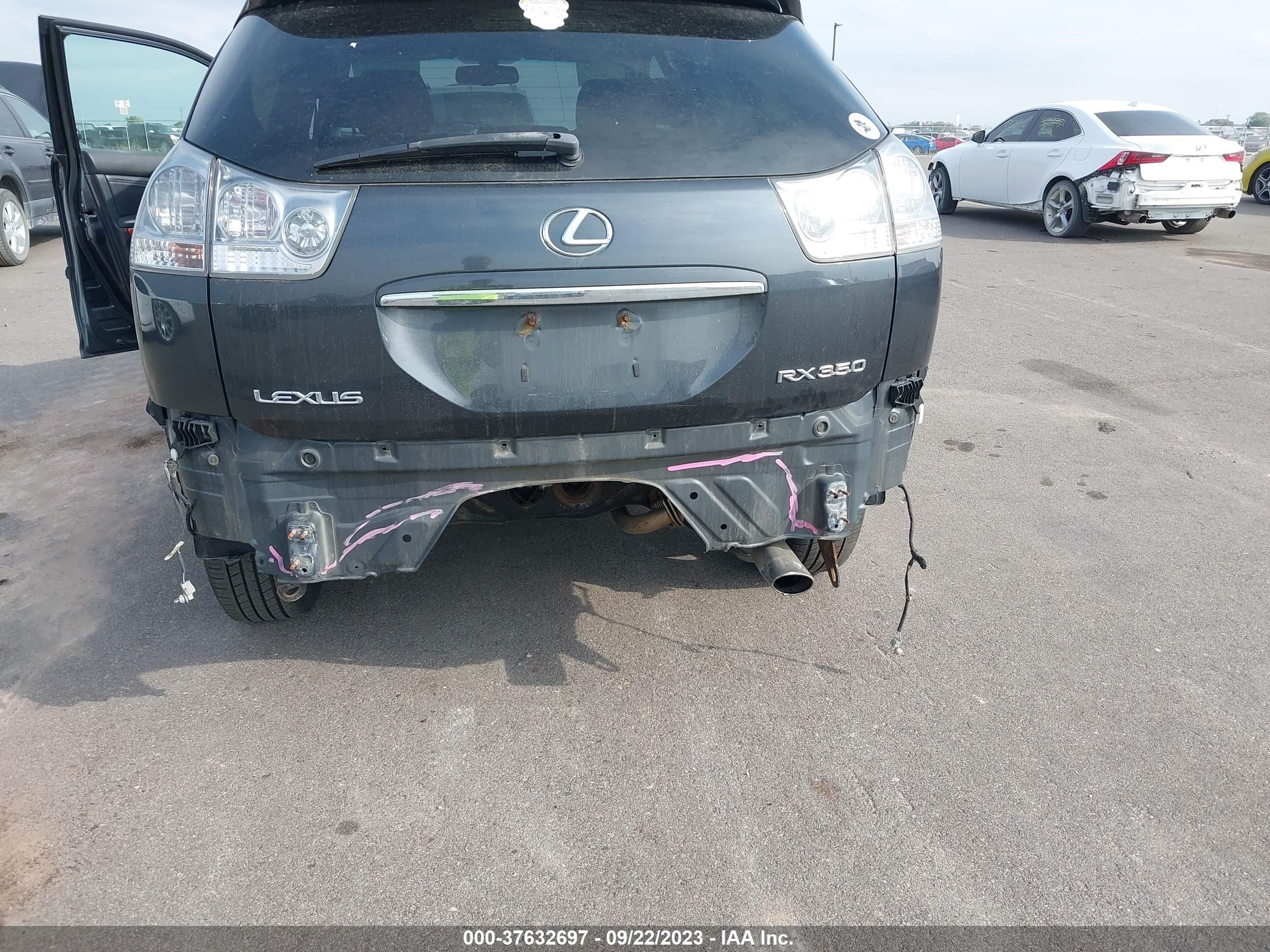 Photo 5 VIN: 2T2HK31U19C111252 - LEXUS RX 