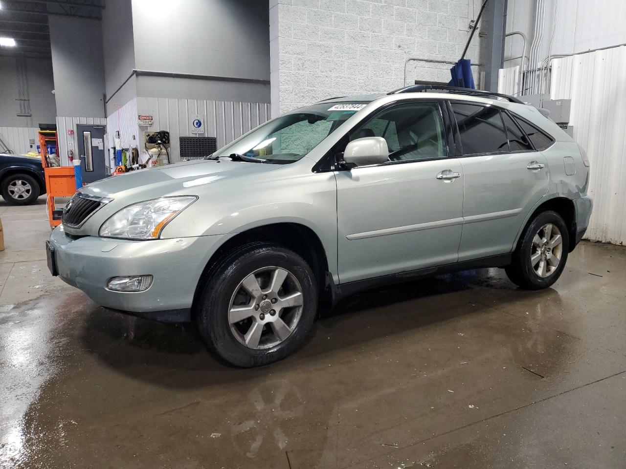 Photo 0 VIN: 2T2HK31U19C124597 - LEXUS RX 