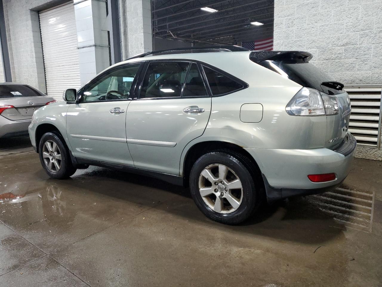 Photo 1 VIN: 2T2HK31U19C124597 - LEXUS RX 