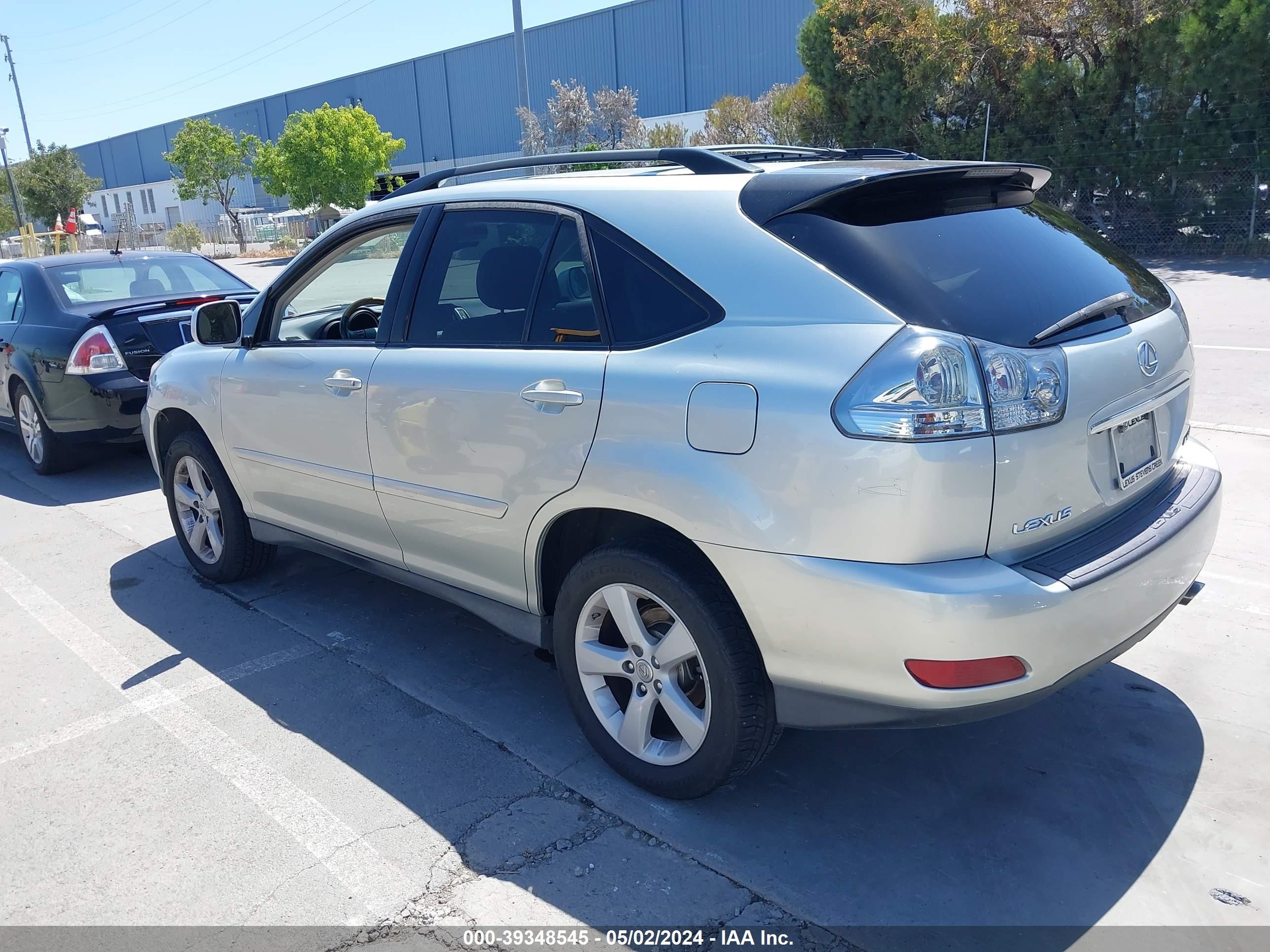 Photo 2 VIN: 2T2HK31U27C002876 - LEXUS RX 