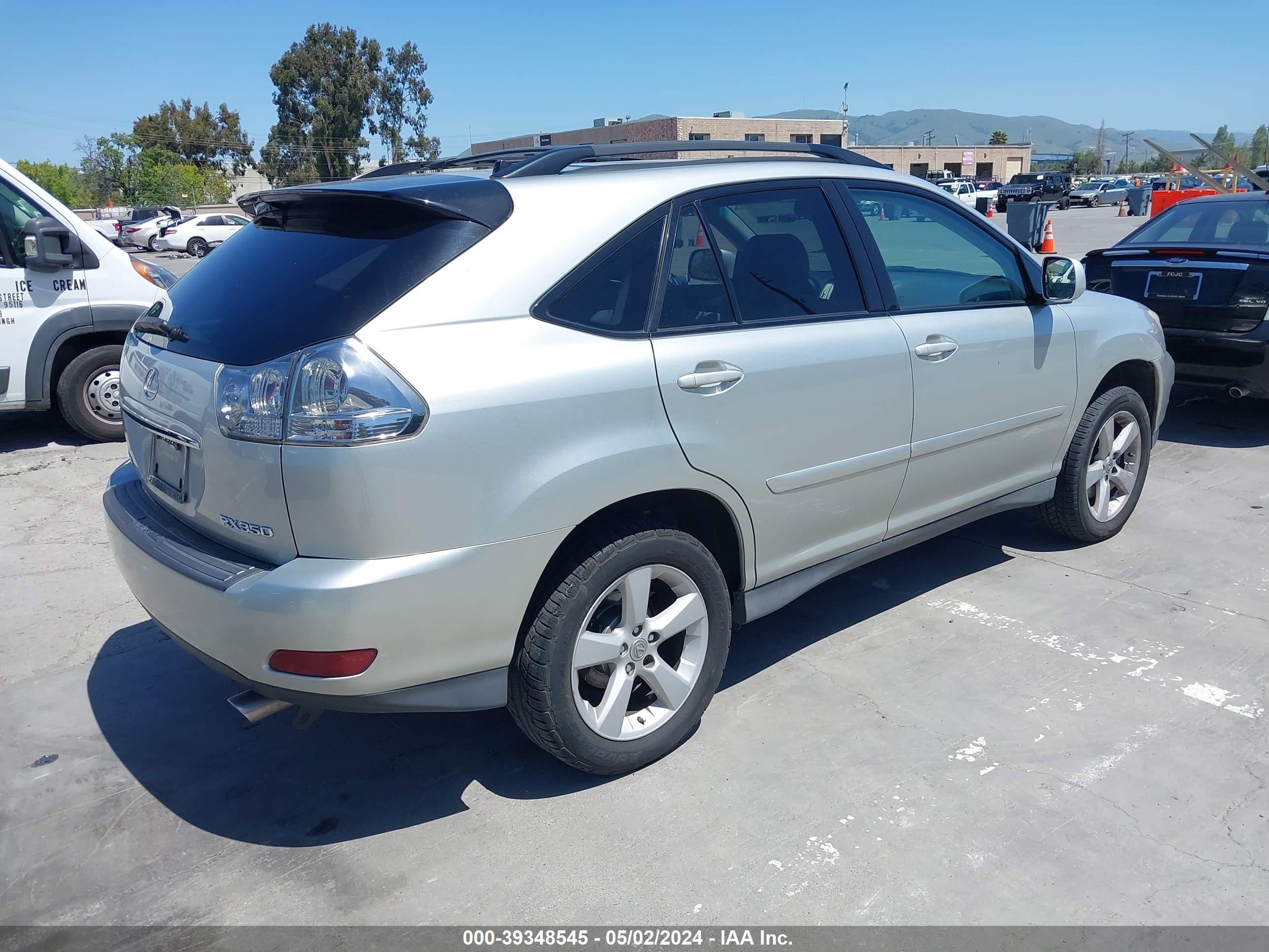 Photo 3 VIN: 2T2HK31U27C002876 - LEXUS RX 