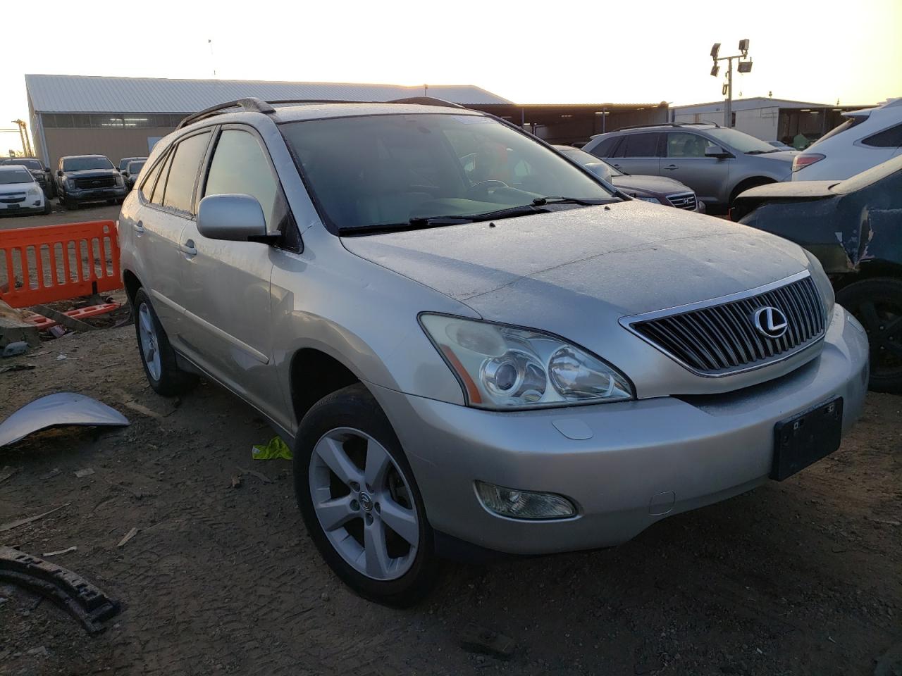 Photo 3 VIN: 2T2HK31U27C012548 - LEXUS RX 