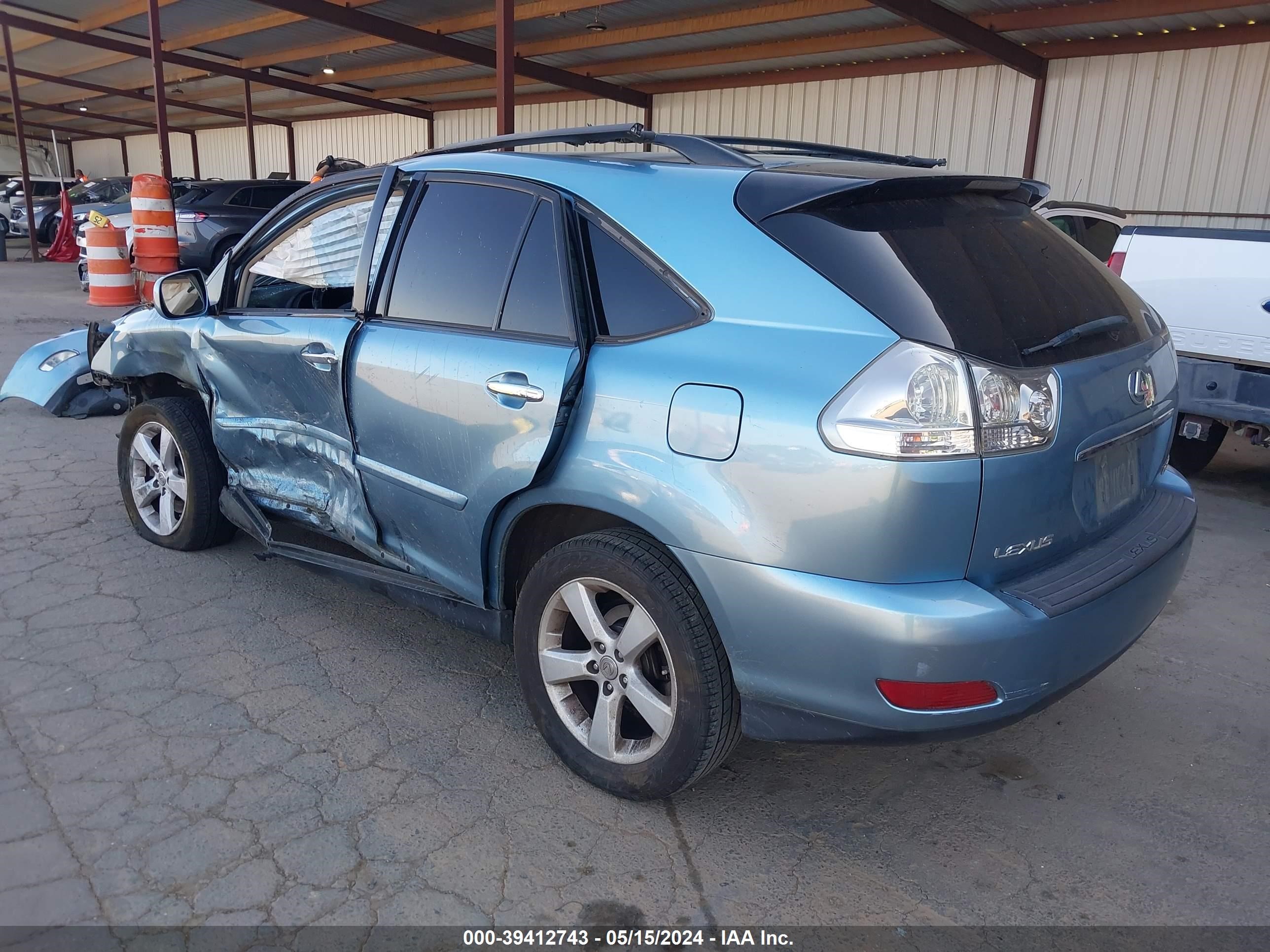 Photo 2 VIN: 2T2HK31U28C059080 - LEXUS RX 