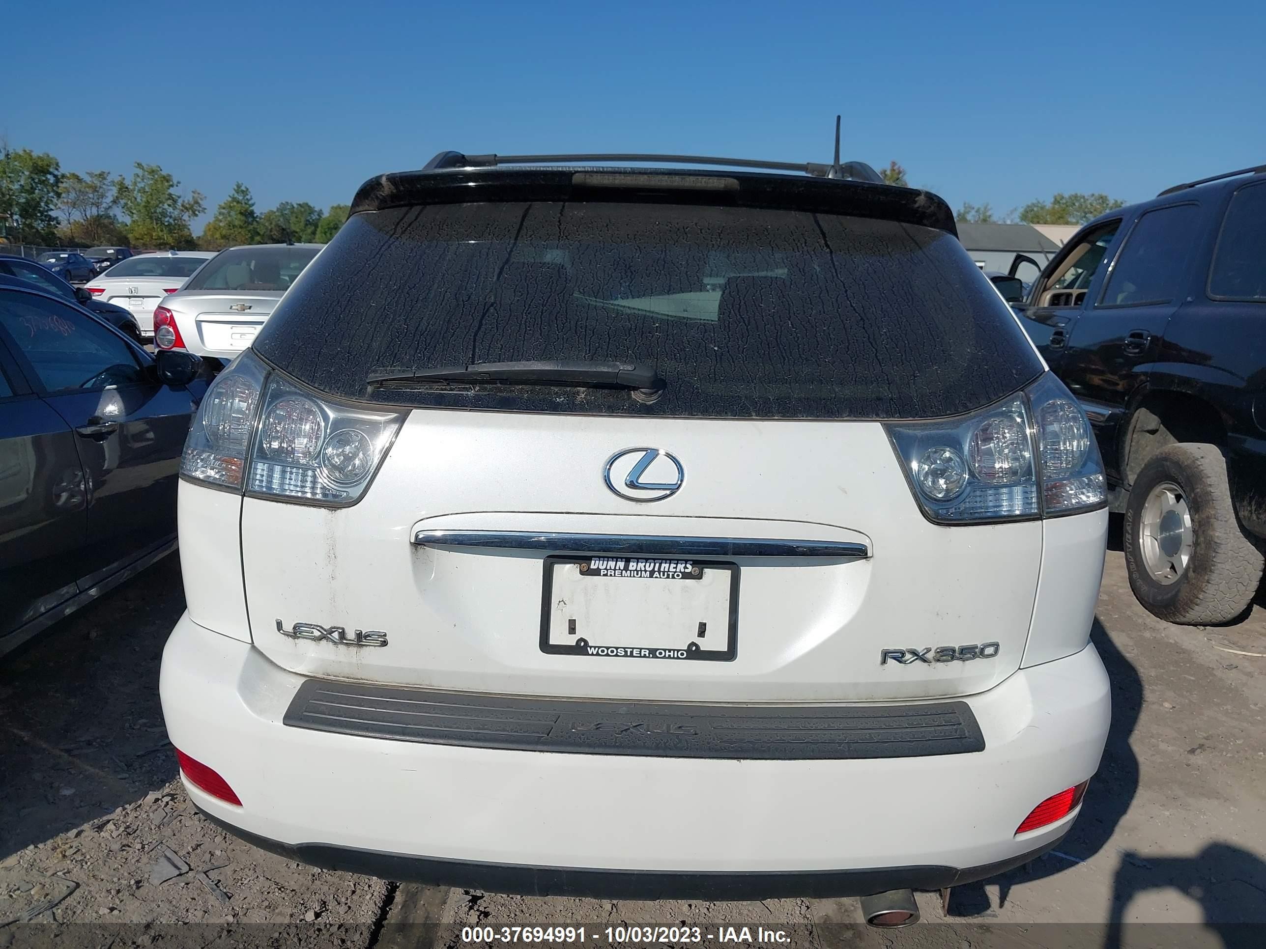 Photo 15 VIN: 2T2HK31U29C122650 - LEXUS RX 