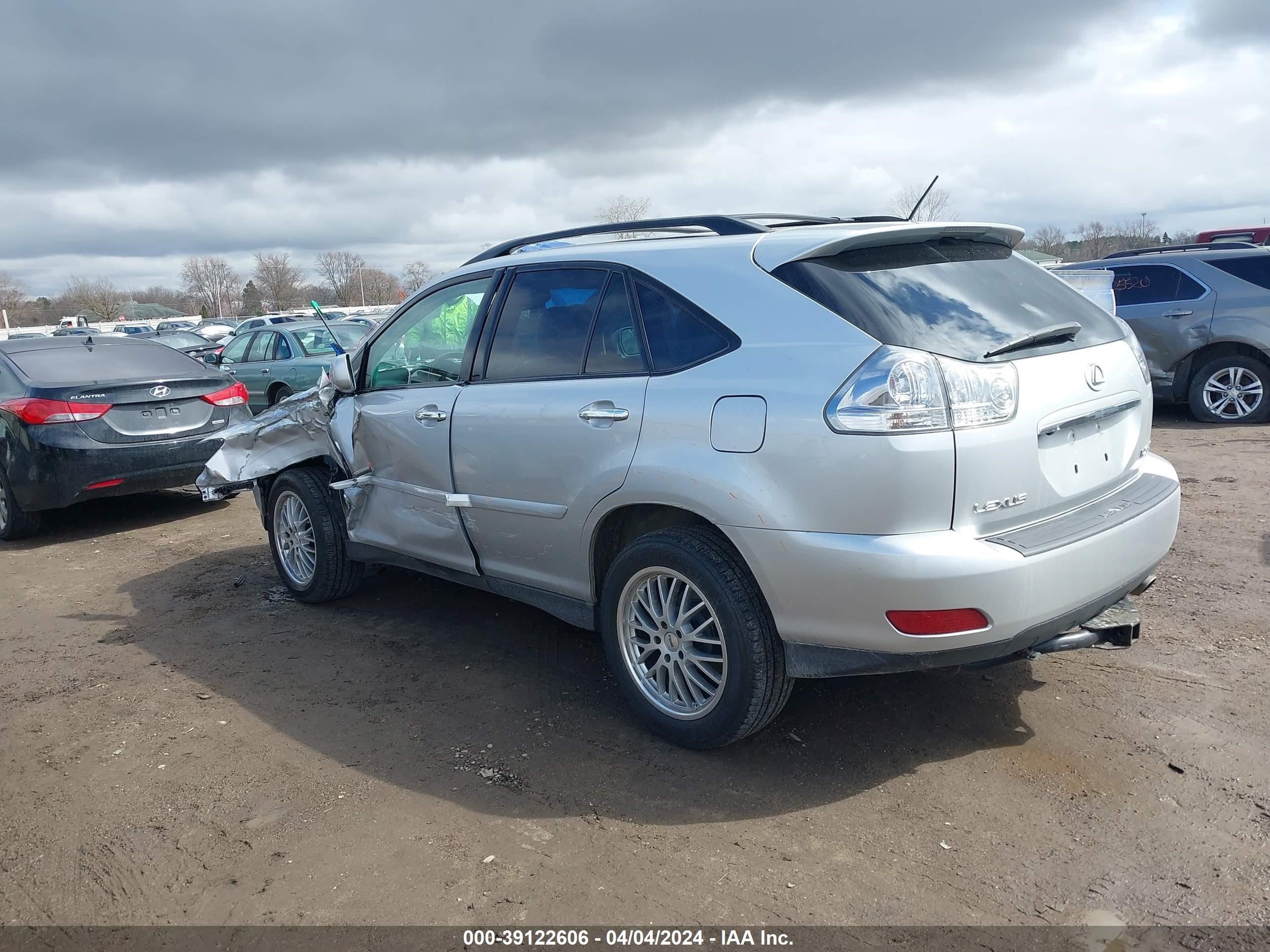 Photo 2 VIN: 2T2HK31U29C130926 - LEXUS RX 