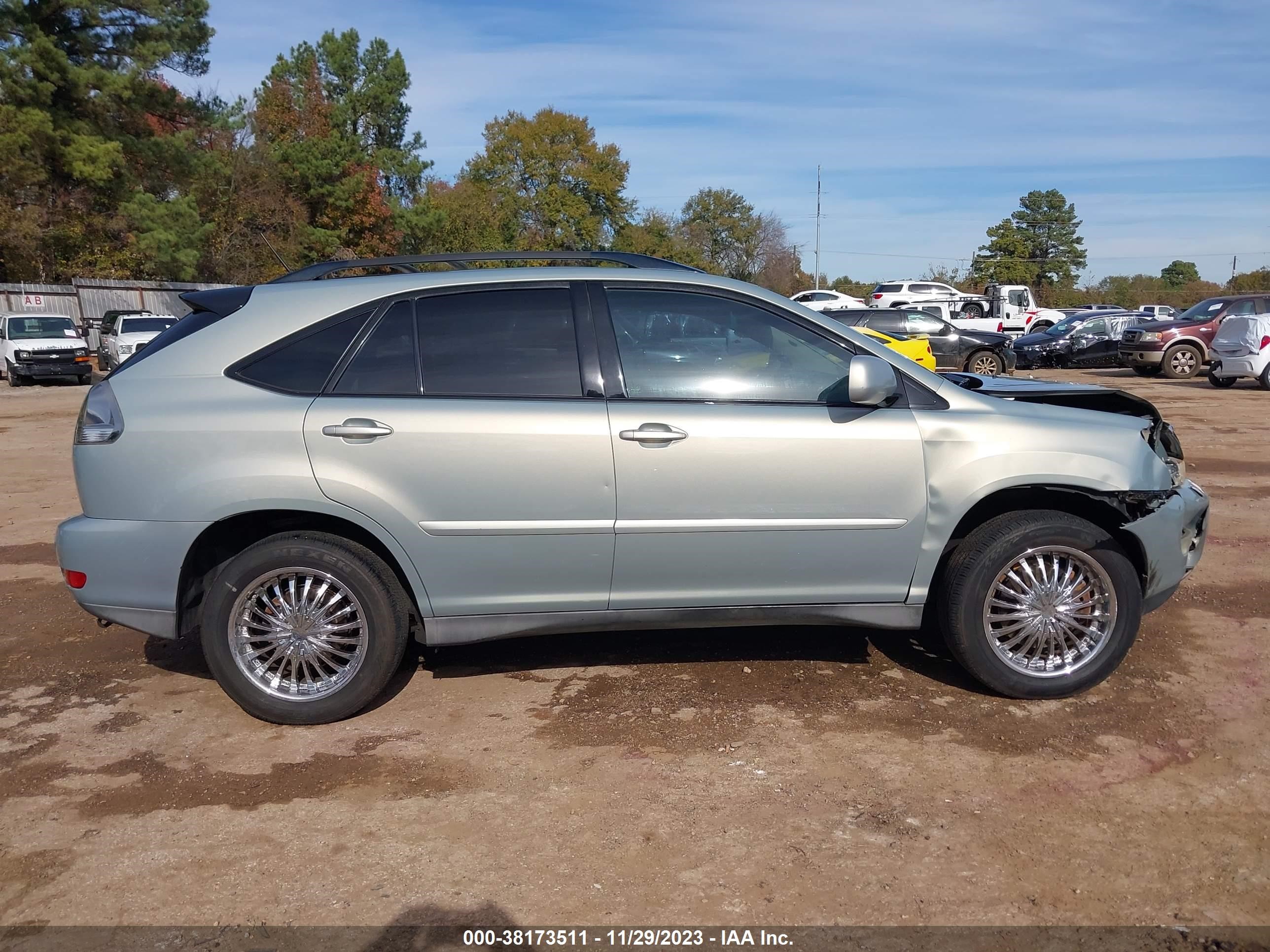 Photo 13 VIN: 2T2HK31U37C025633 - LEXUS RX 