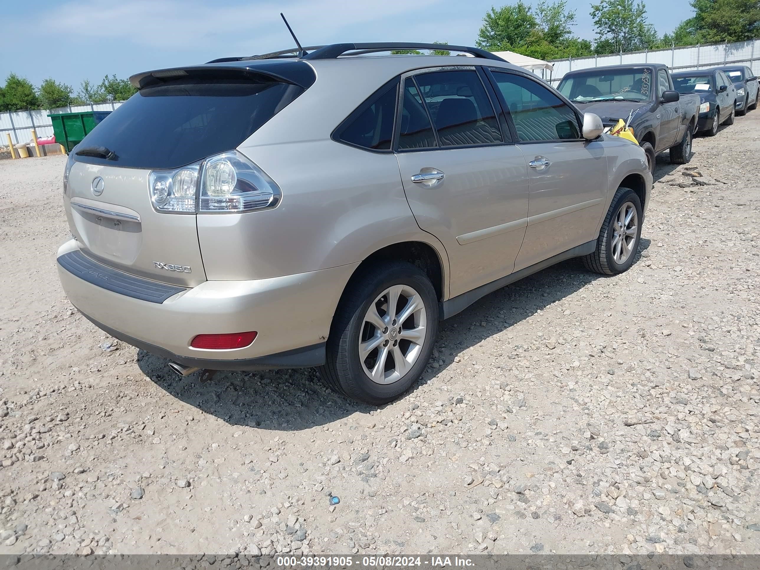 Photo 3 VIN: 2T2HK31U38C071710 - LEXUS RX 