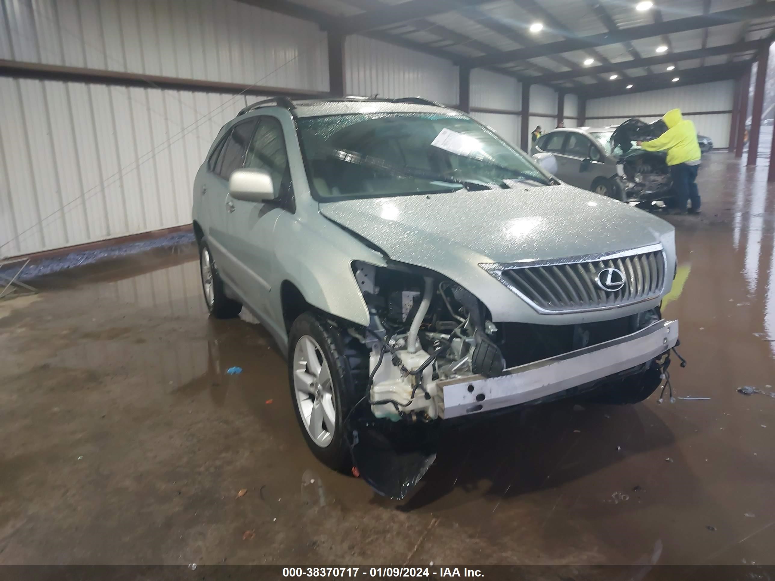 Photo 0 VIN: 2T2HK31U38C077796 - LEXUS RX 