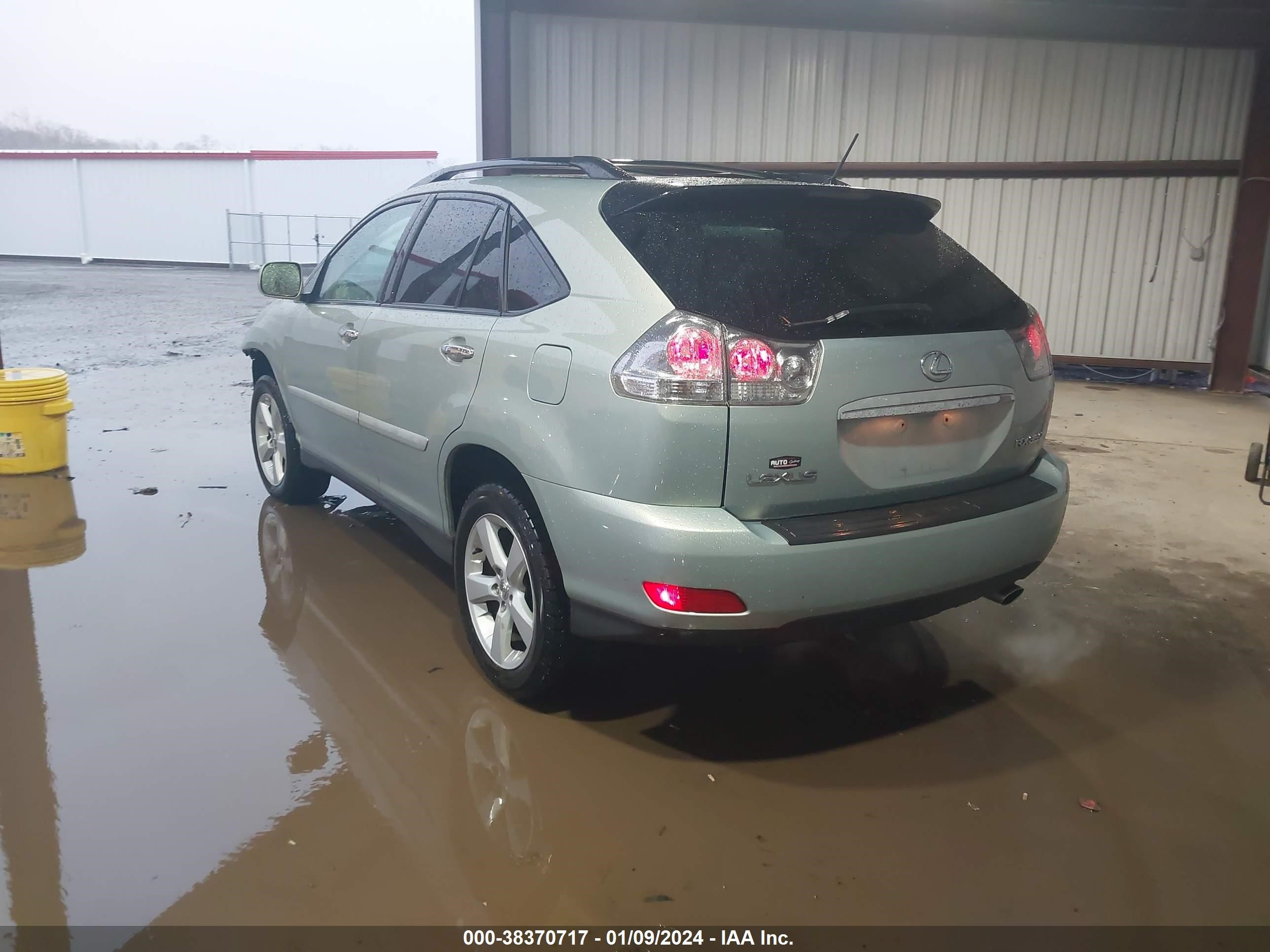 Photo 2 VIN: 2T2HK31U38C077796 - LEXUS RX 